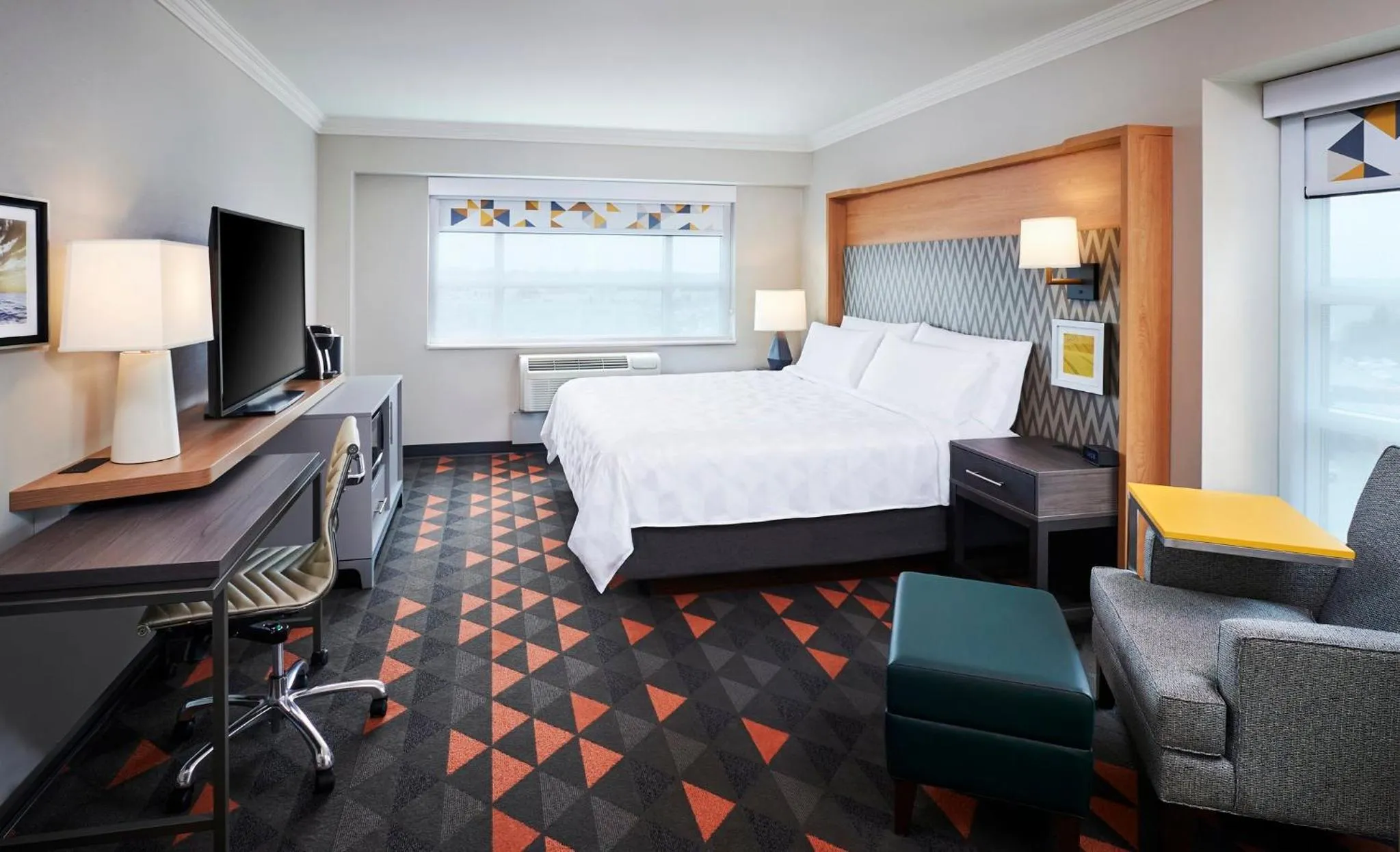 Photo of the whole room, Bed in Holiday Inn & Suites Oakville at Bronte by IHG