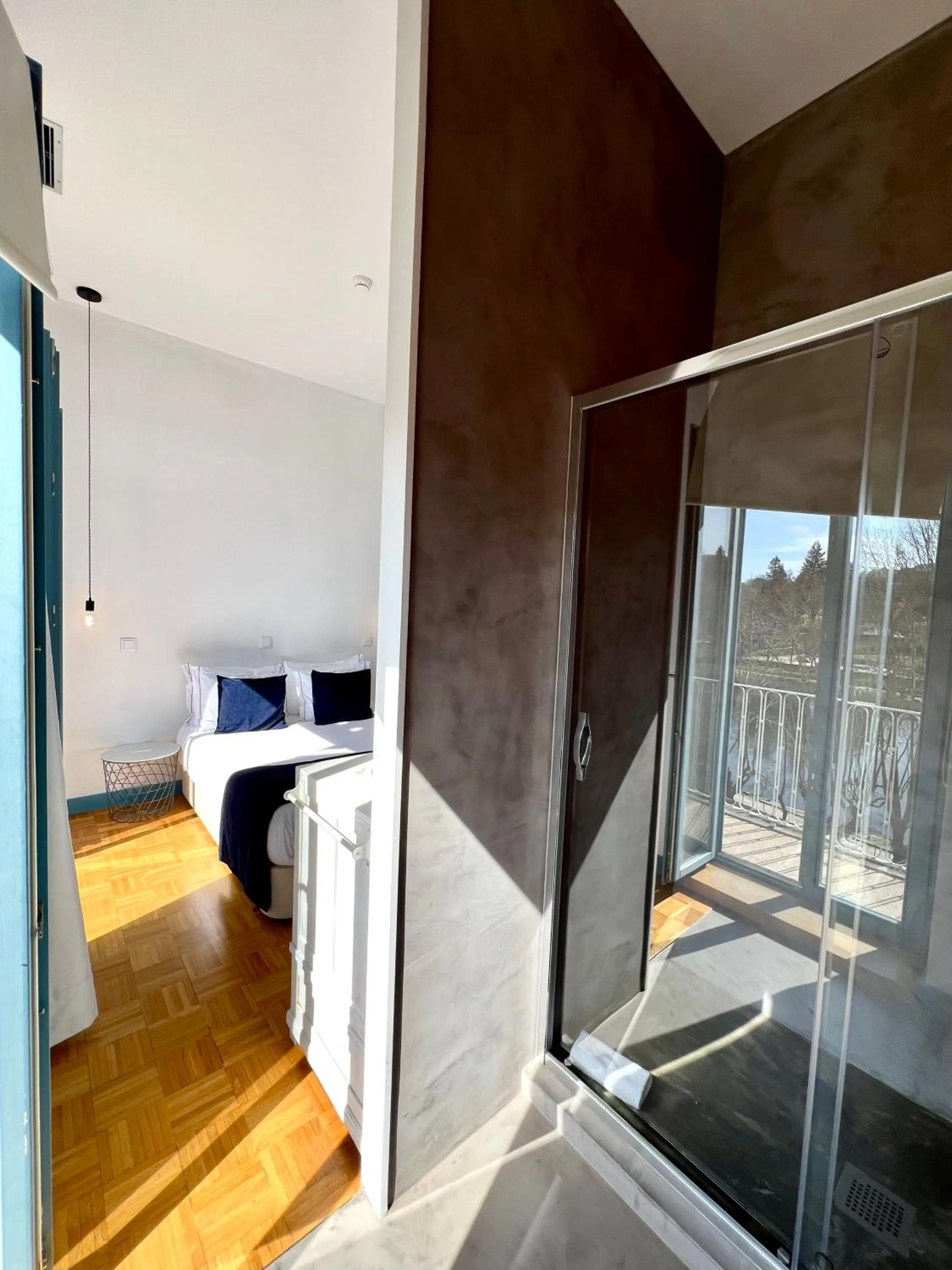 Bathroom in Des Arts