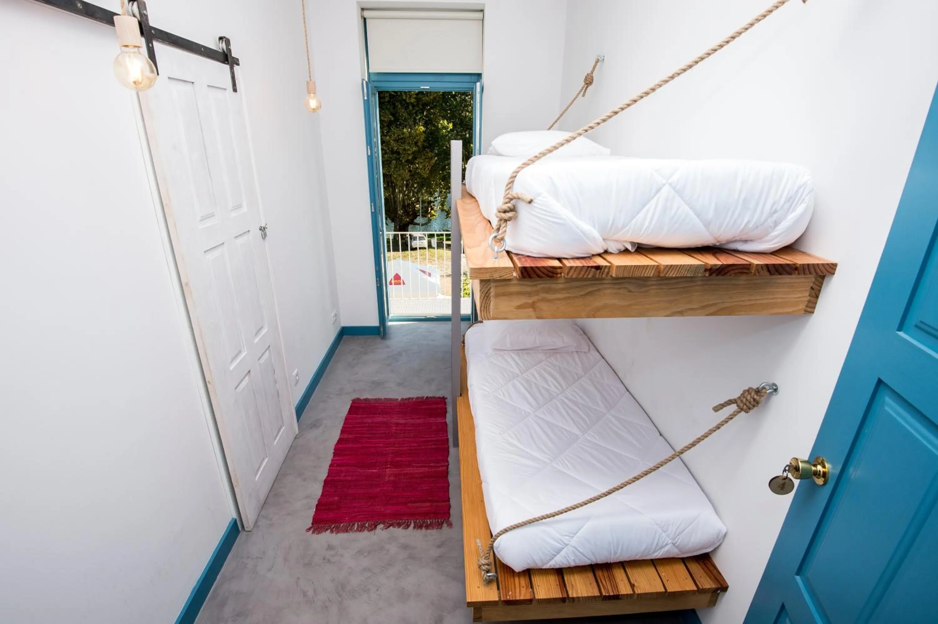 Photo of the whole room, Bed in Des Arts