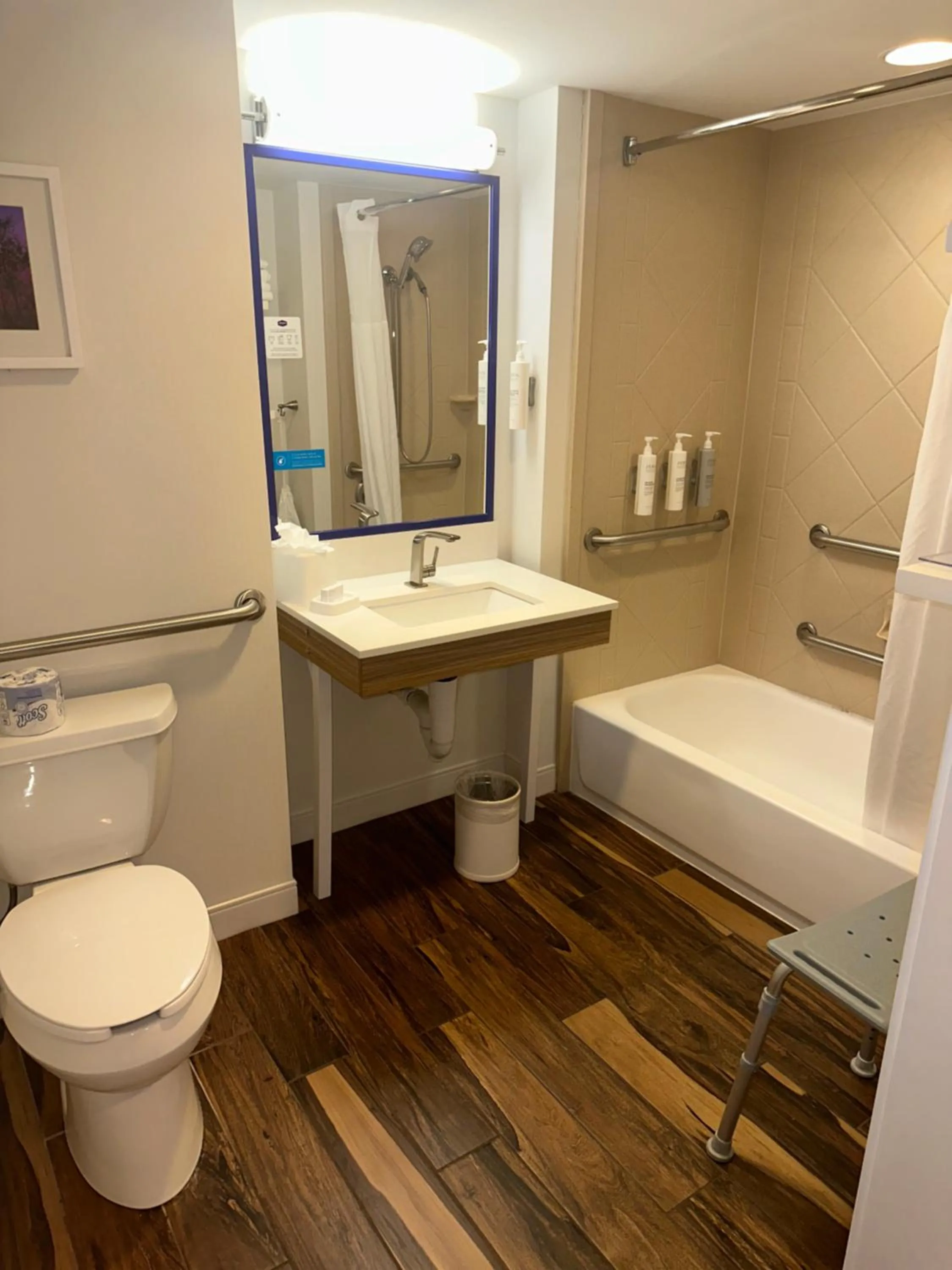 Shower in Hampton Inn Doylestown