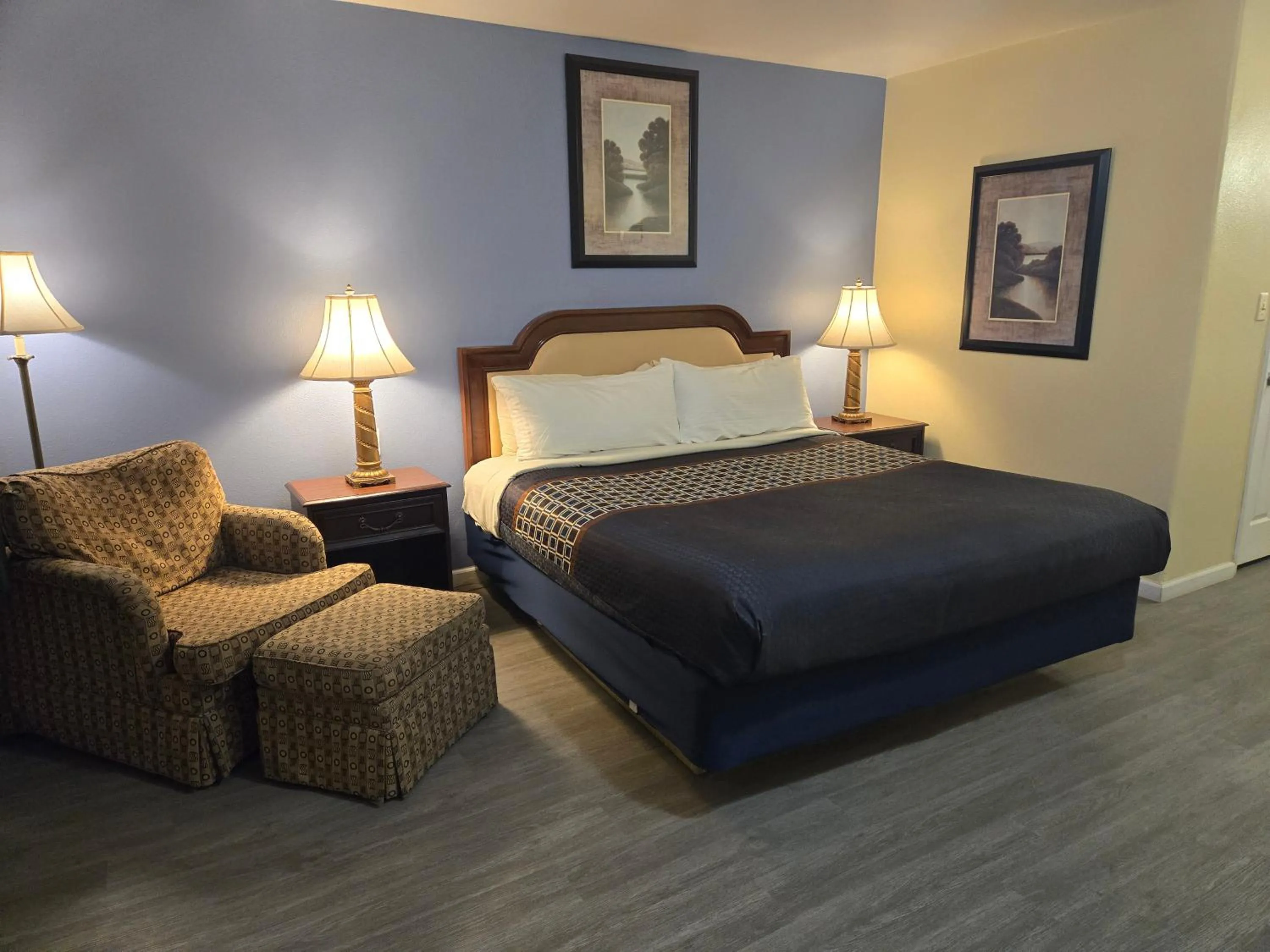 Bed in Rodeway Inn & Suites Blythe I-10