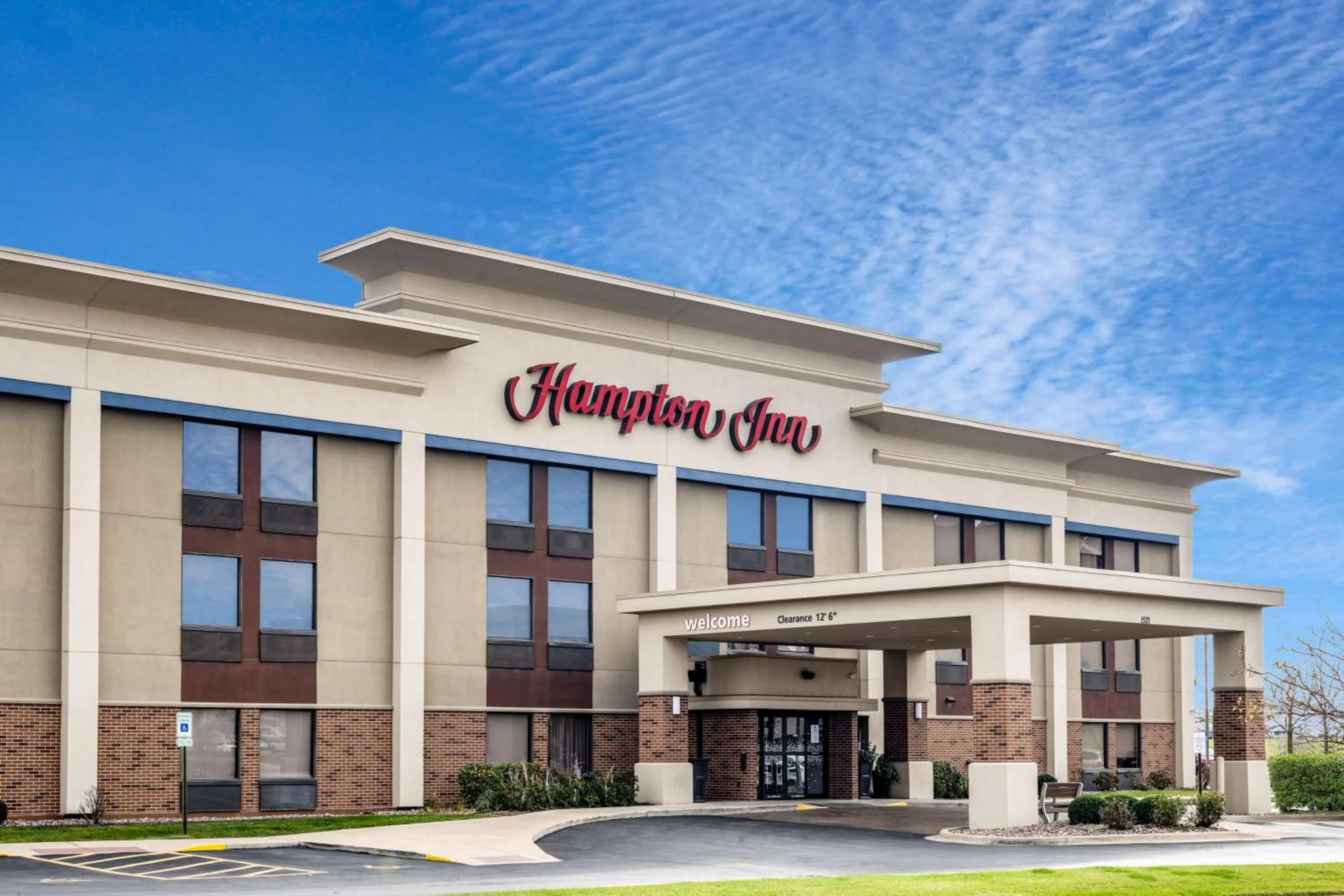 Property building in Hampton Inn Joliet/I-80