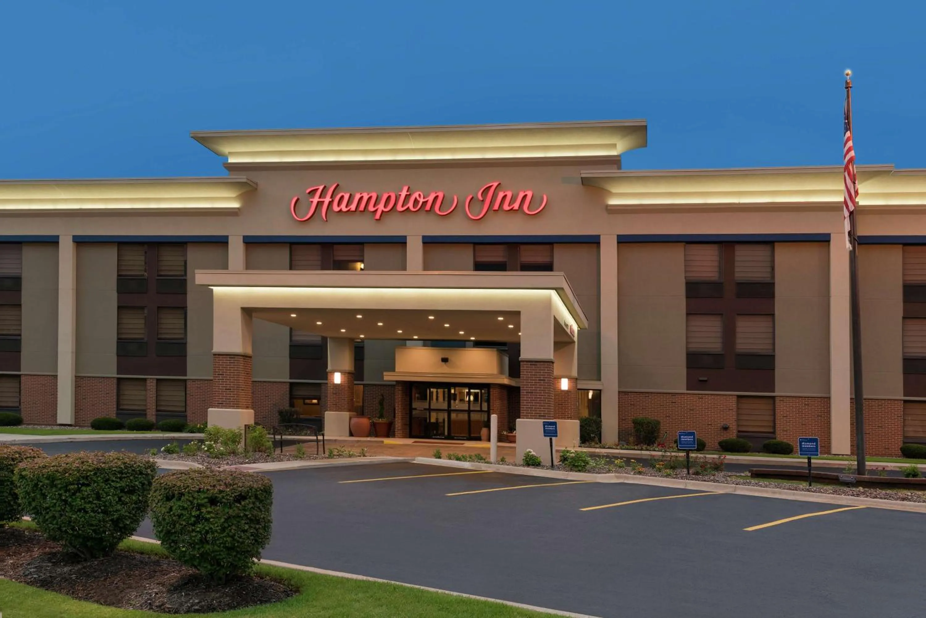 Property building in Hampton Inn Joliet/I-80