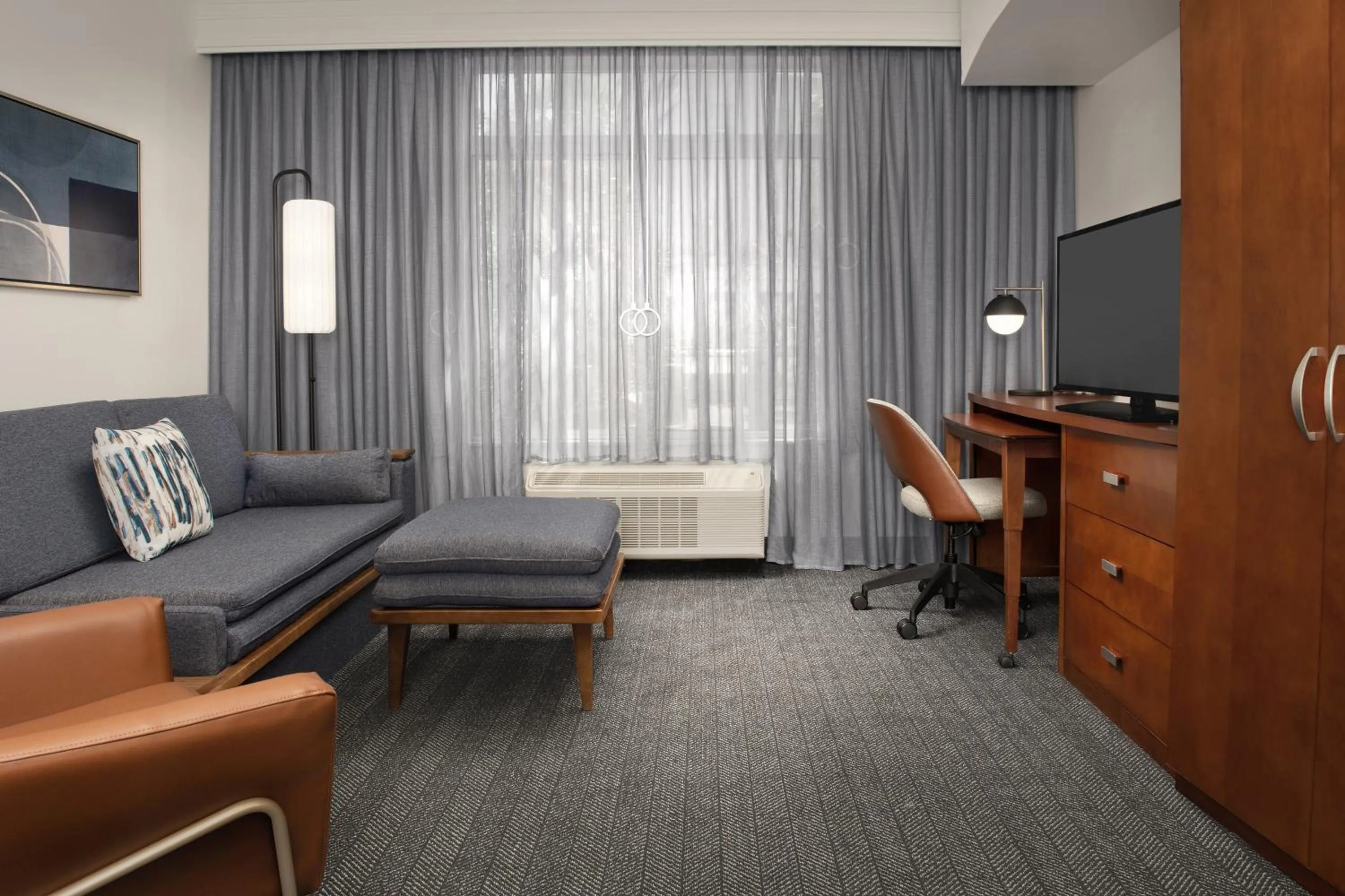 Living room in Courtyard Jacksonville Flagler Center