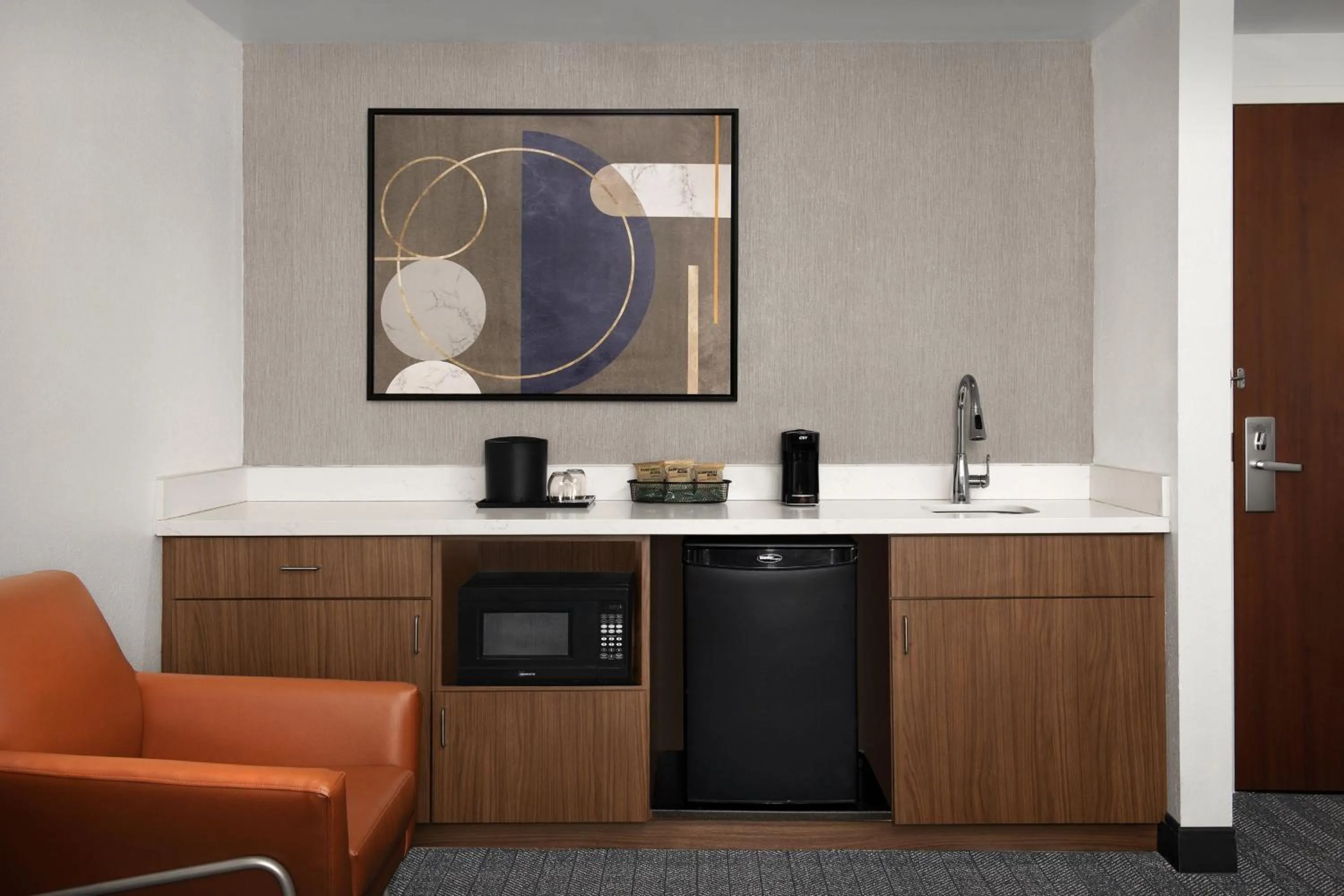 Lounge or bar in Courtyard Jacksonville Flagler Center