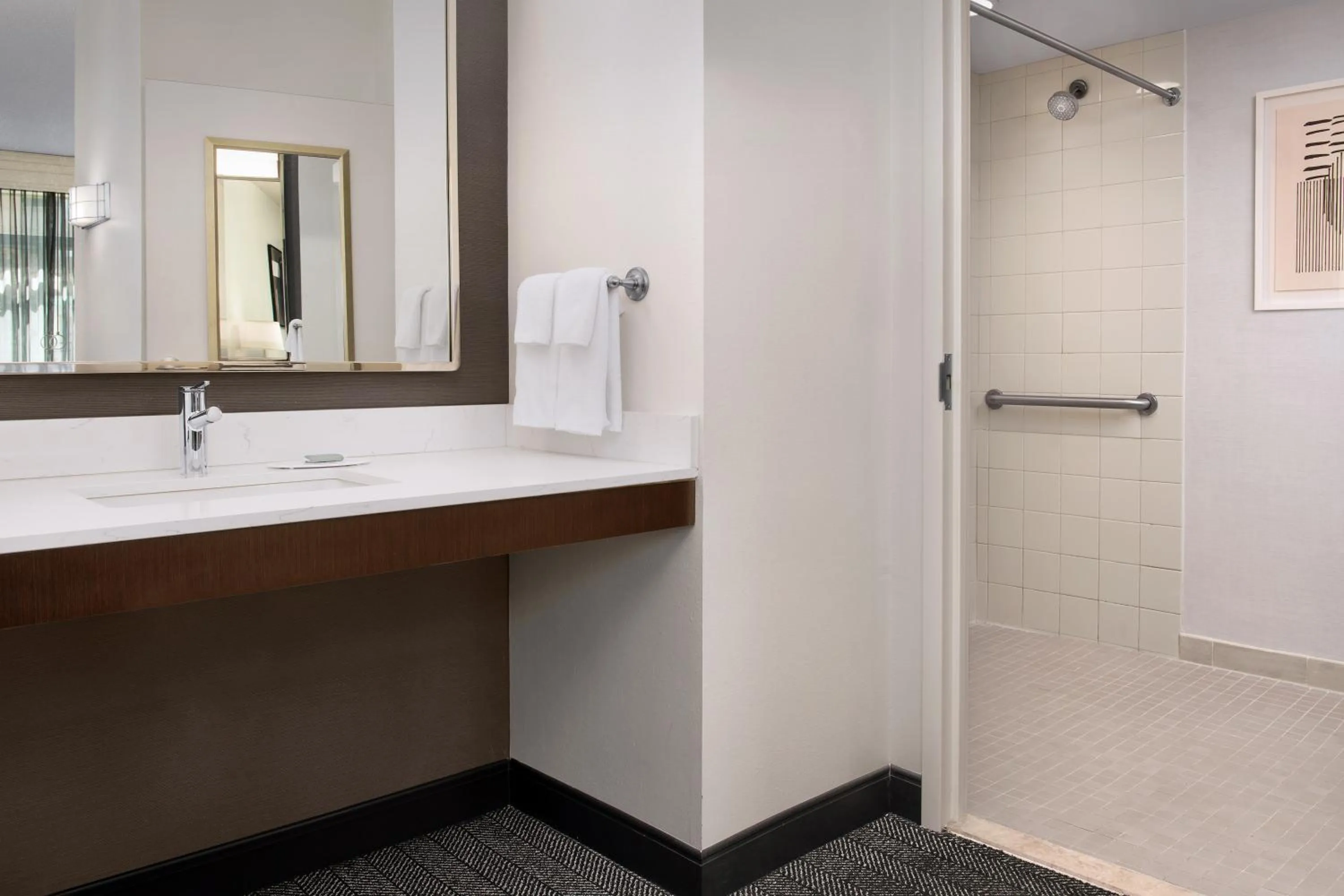 Bathroom in Courtyard Jacksonville Flagler Center