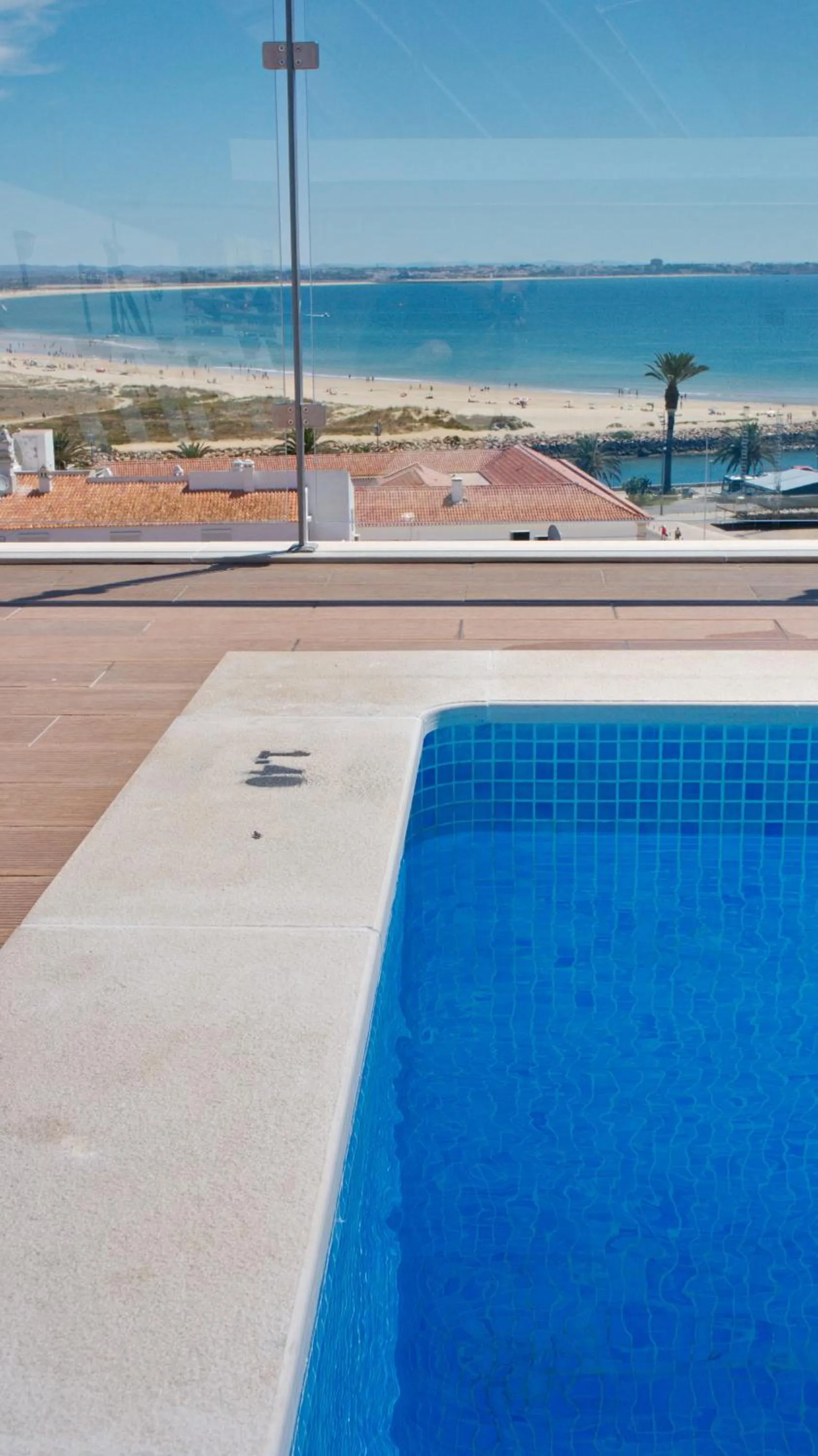 Topcity Hostel & Suites