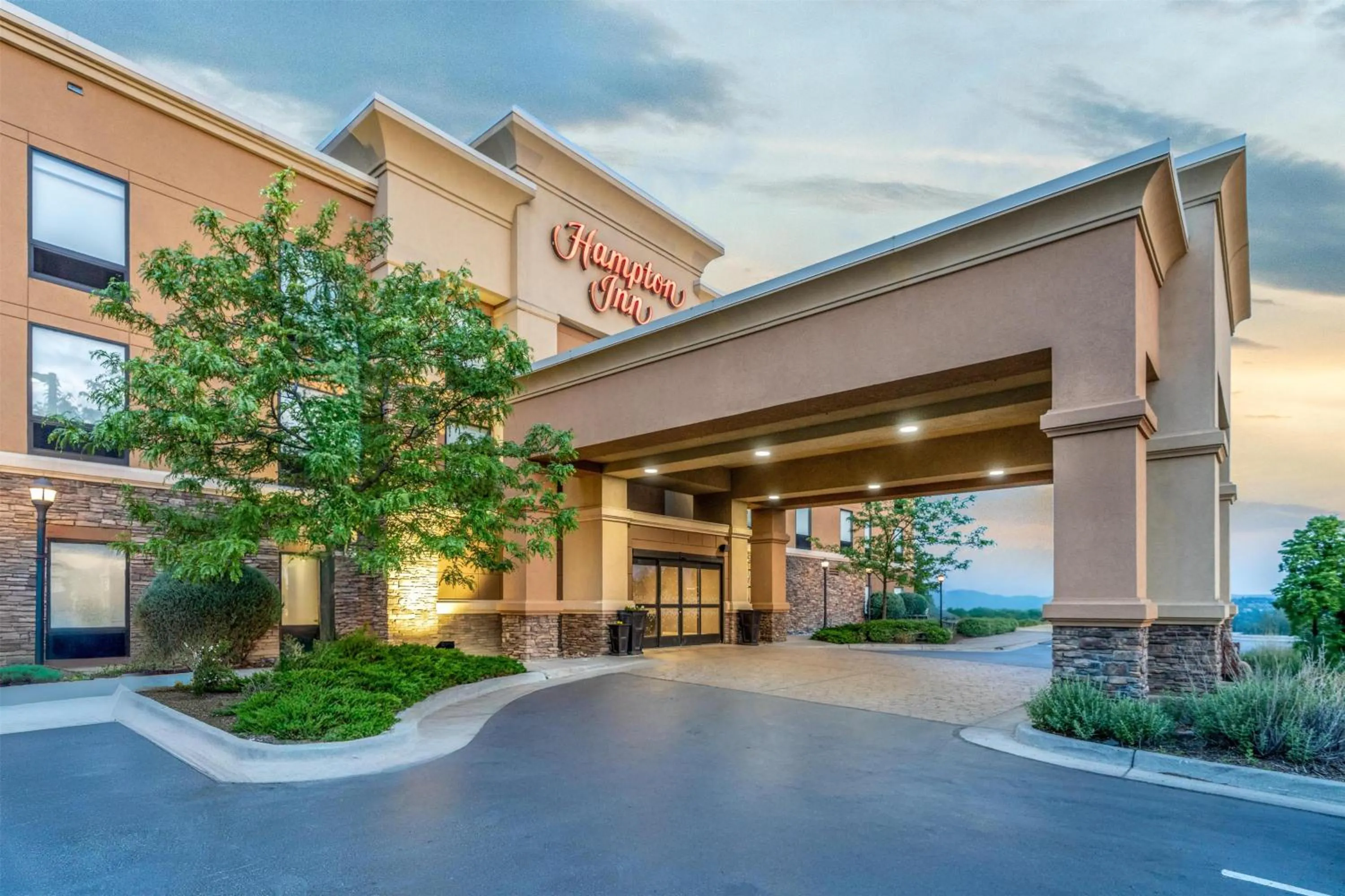 Property building in Hampton Inn Sheridan