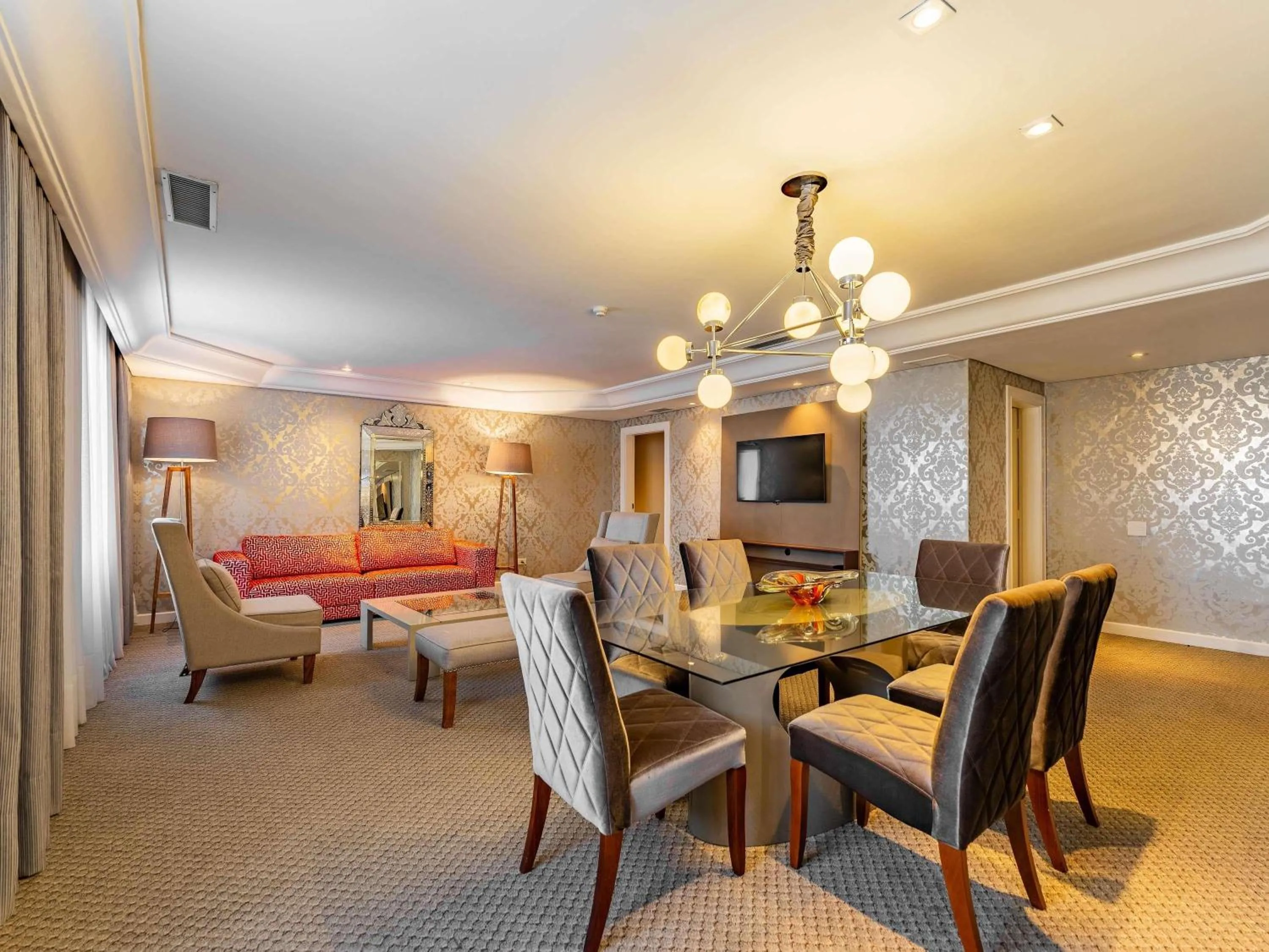 Bedroom in Grand Mercure Curitiba Rayon