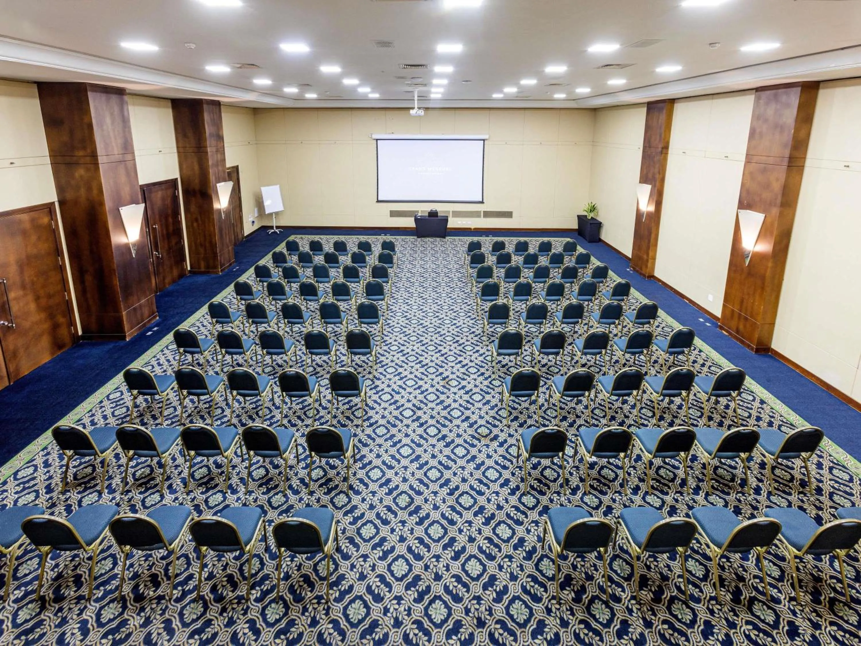 Meeting/conference room in Grand Mercure Curitiba Rayon