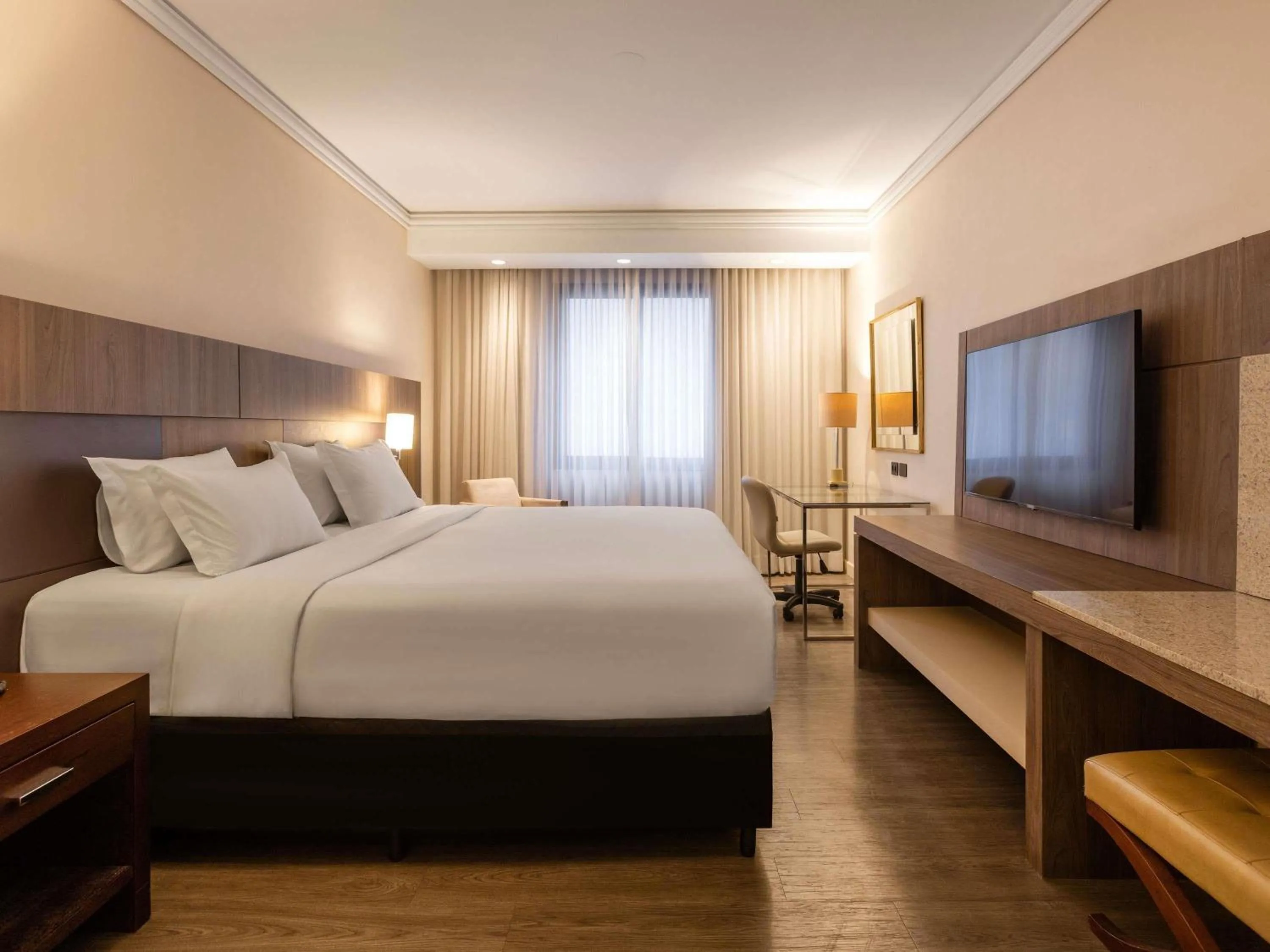 Bedroom, Bed in Grand Mercure Curitiba Rayon