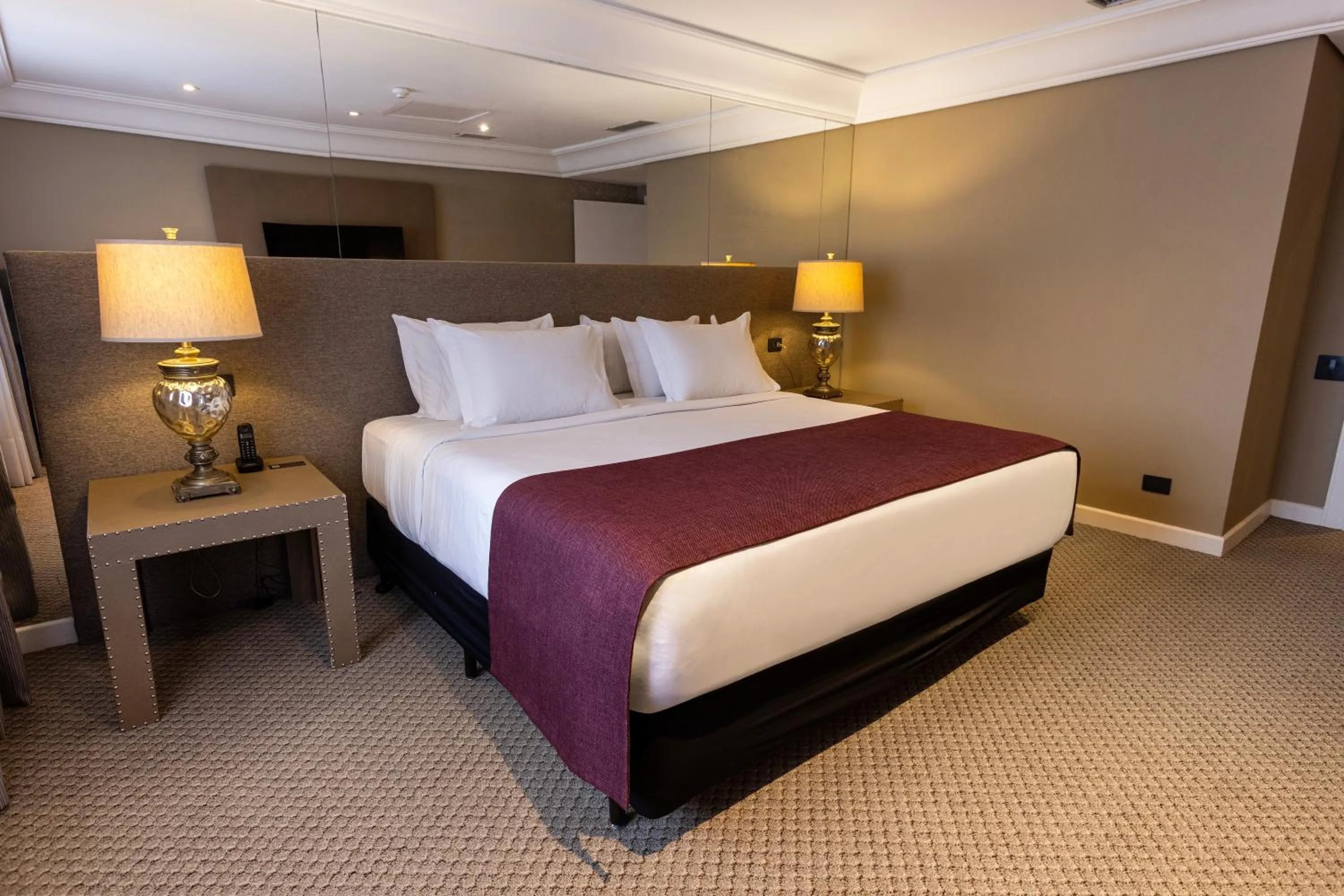 Bedroom, Bed in Grand Mercure Curitiba Rayon