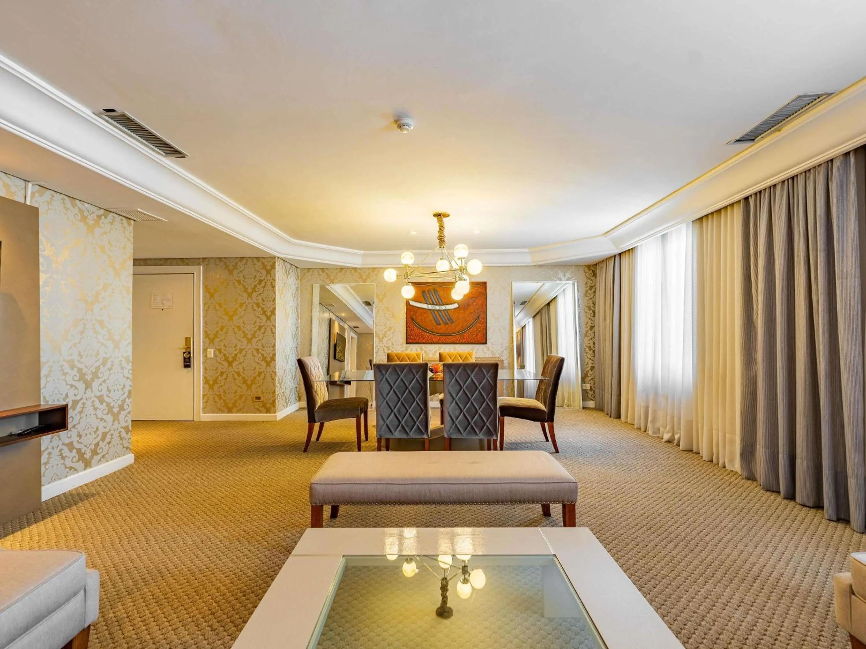 Bedroom in Grand Mercure Curitiba Rayon