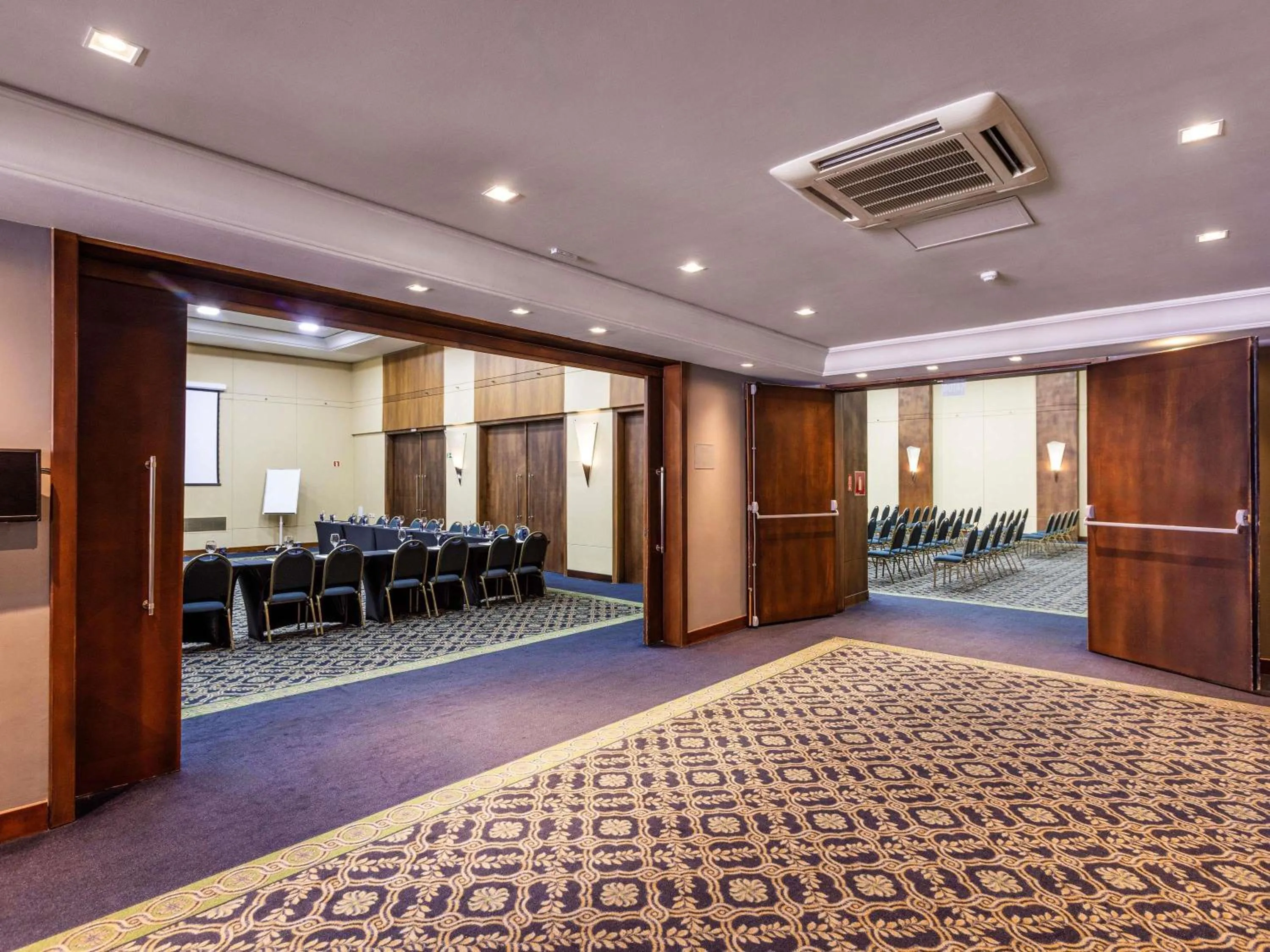 Meeting/conference room in Grand Mercure Curitiba Rayon
