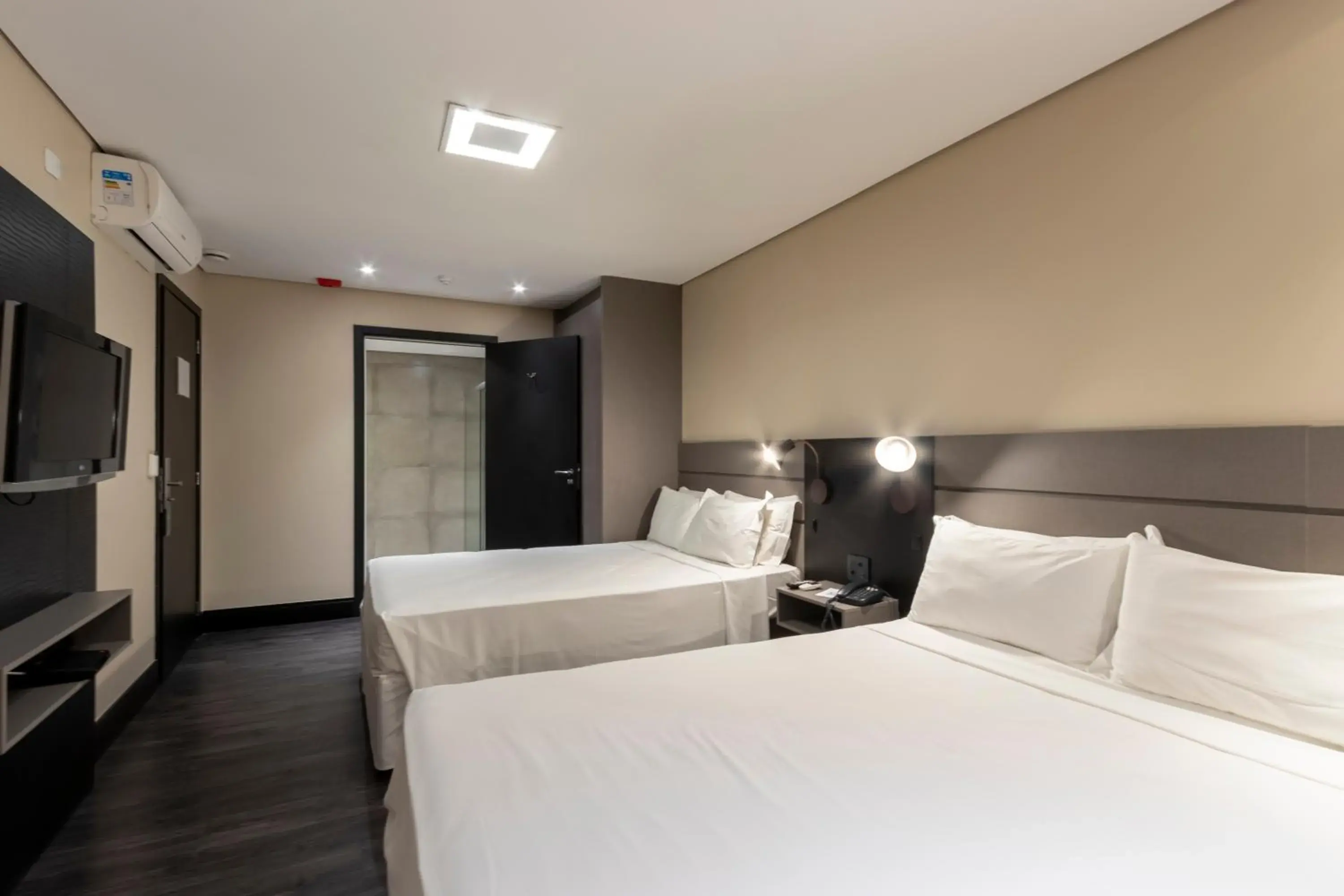 Standard Twin Room - single occupancy in Grand Mercure Curitiba Rayon Standard Twin Room - single occupancy in Grand Mercure Curitiba Rayon