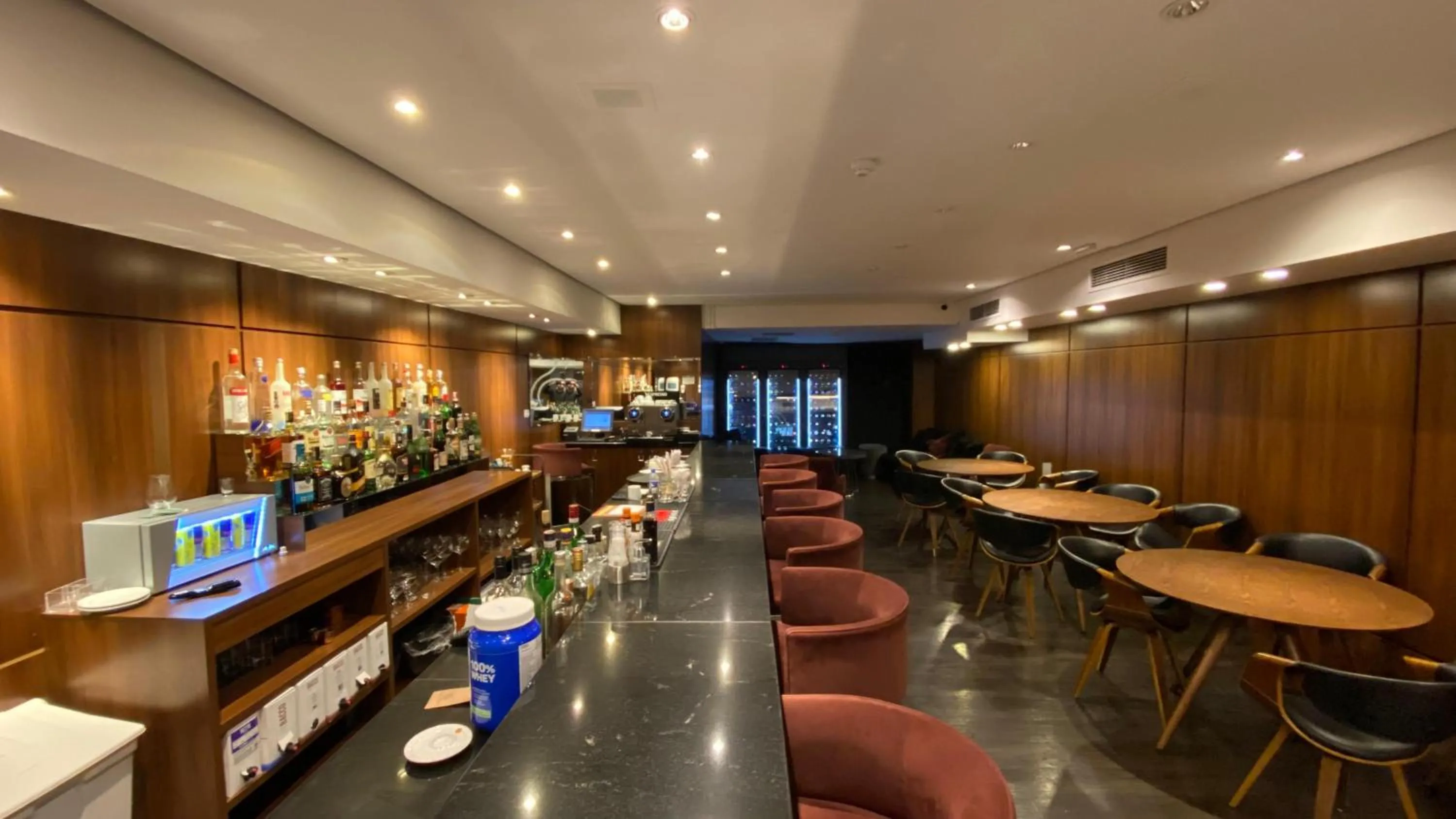 Restaurant/places to eat in Grand Mercure Curitiba Rayon