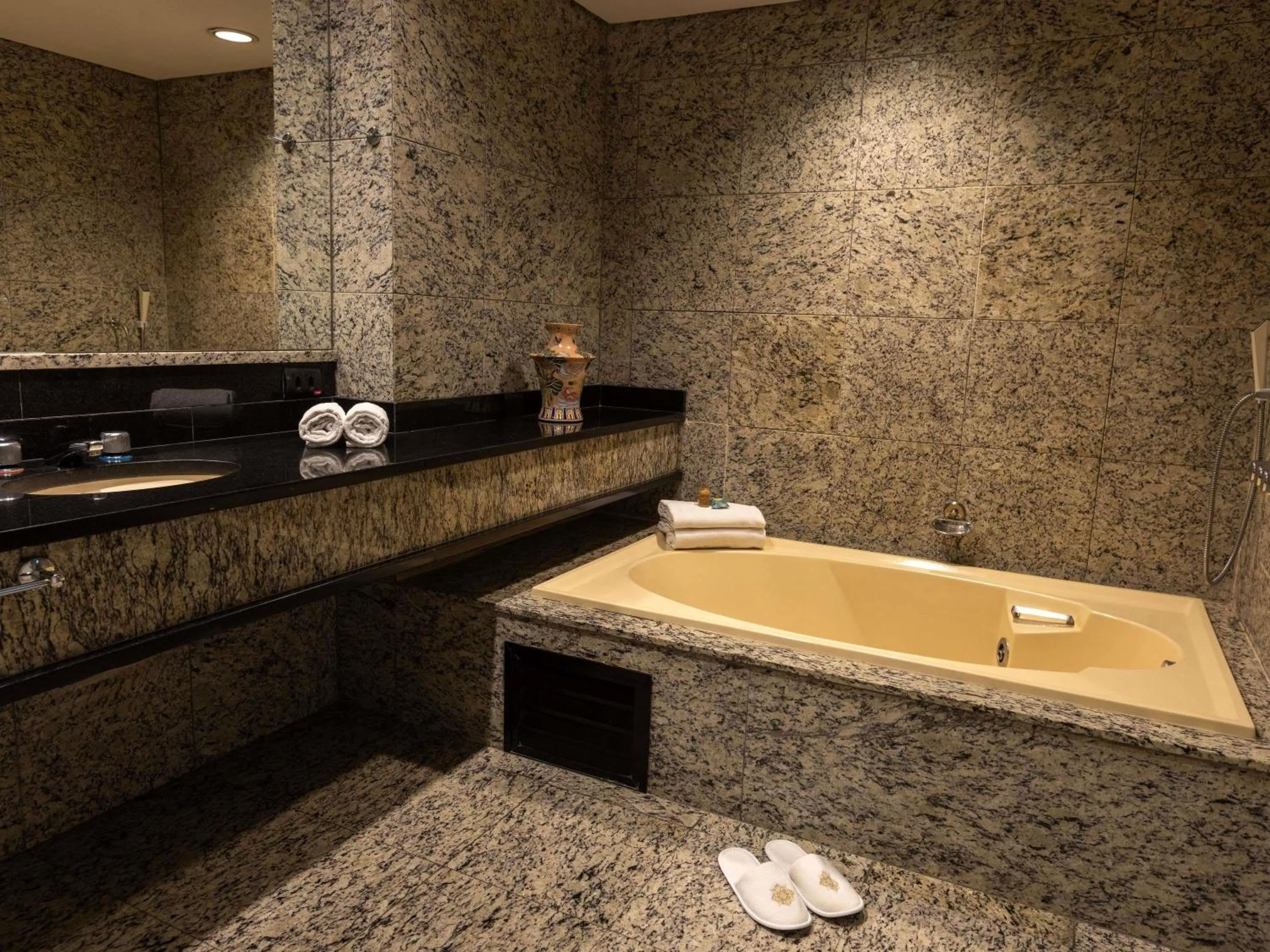 Bedroom in Grand Mercure Curitiba Rayon