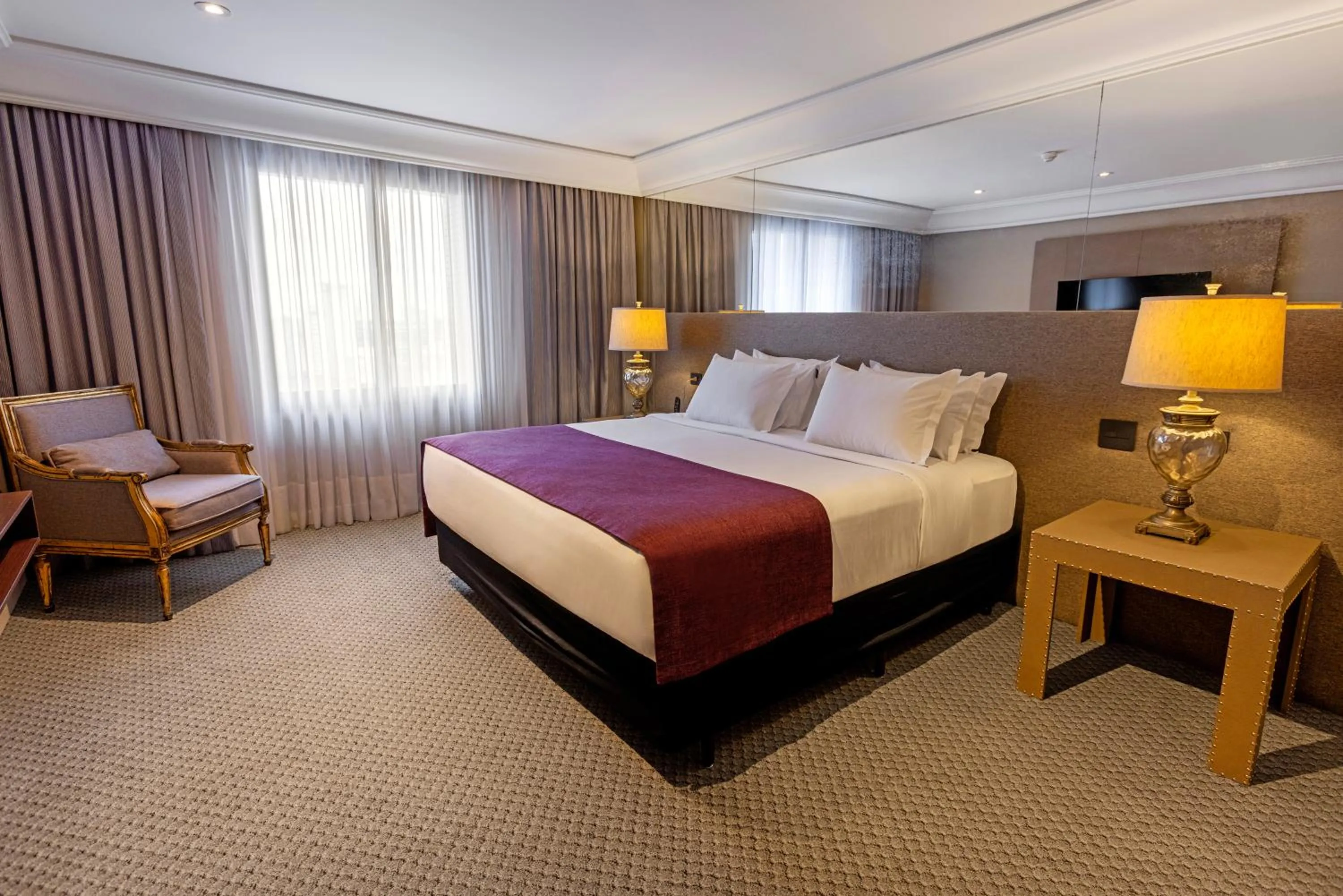 Bedroom, Bed in Grand Mercure Curitiba Rayon