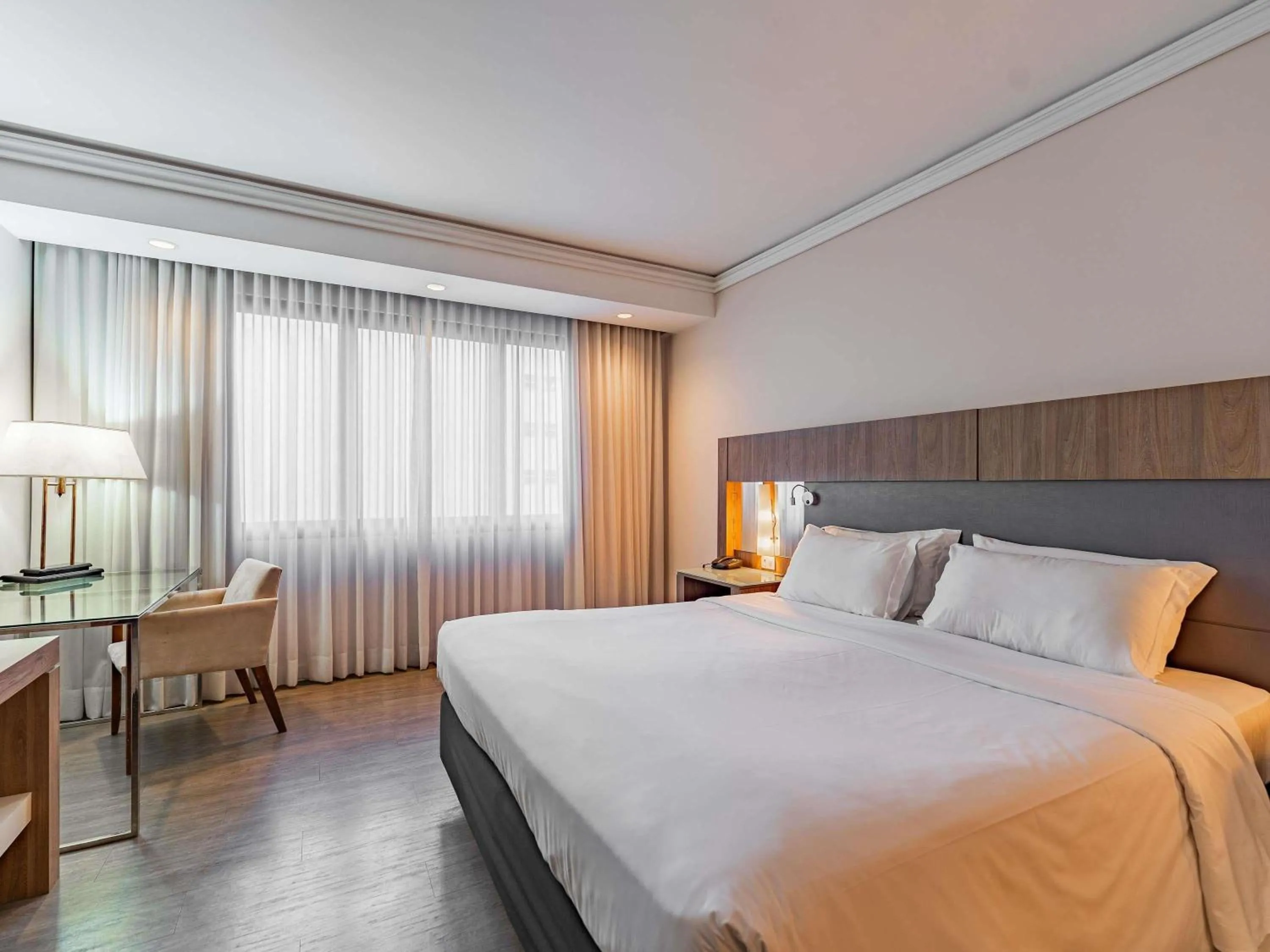 Bedroom, Bed in Grand Mercure Curitiba Rayon