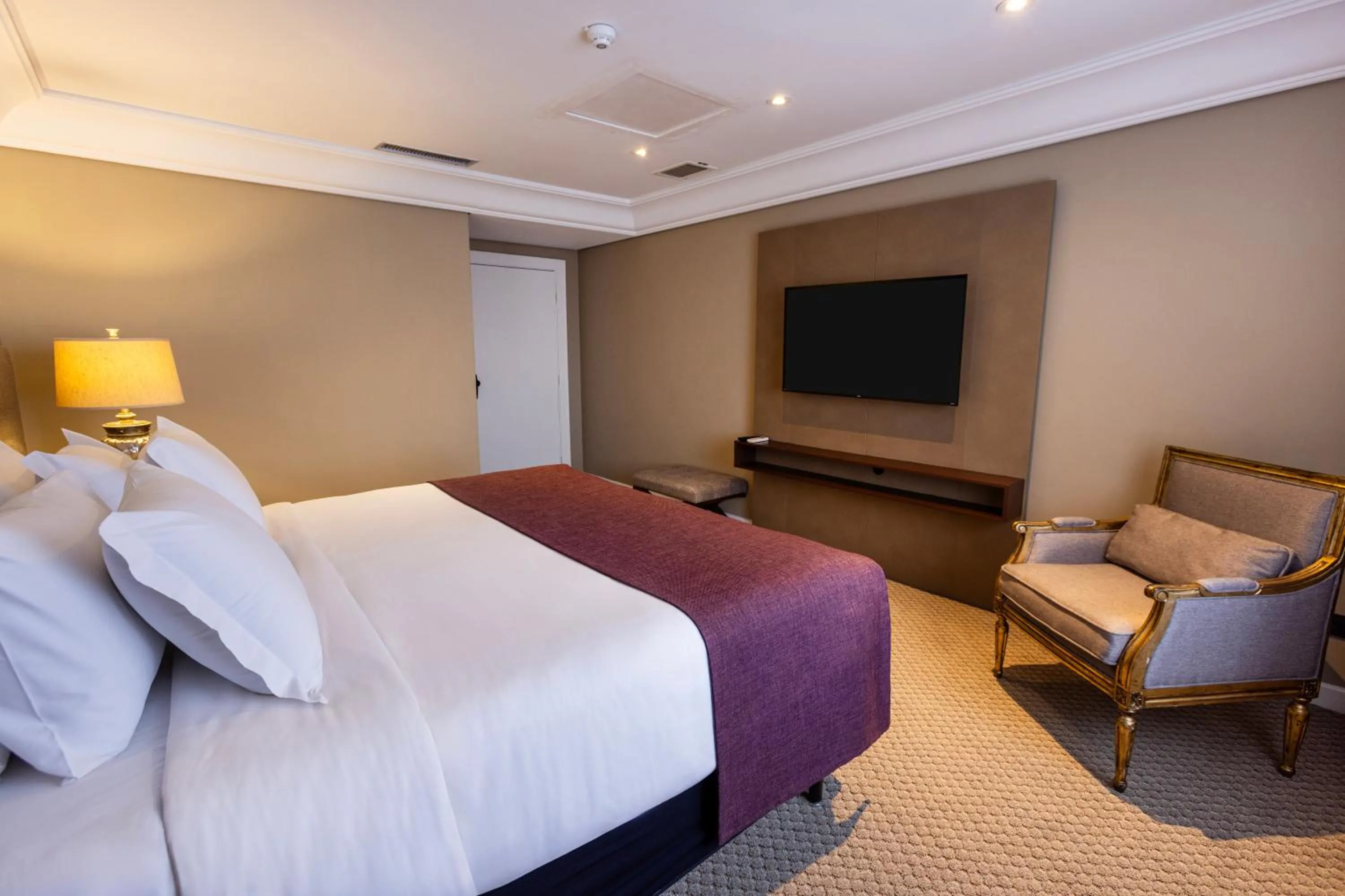 Bedroom, Bed in Grand Mercure Curitiba Rayon