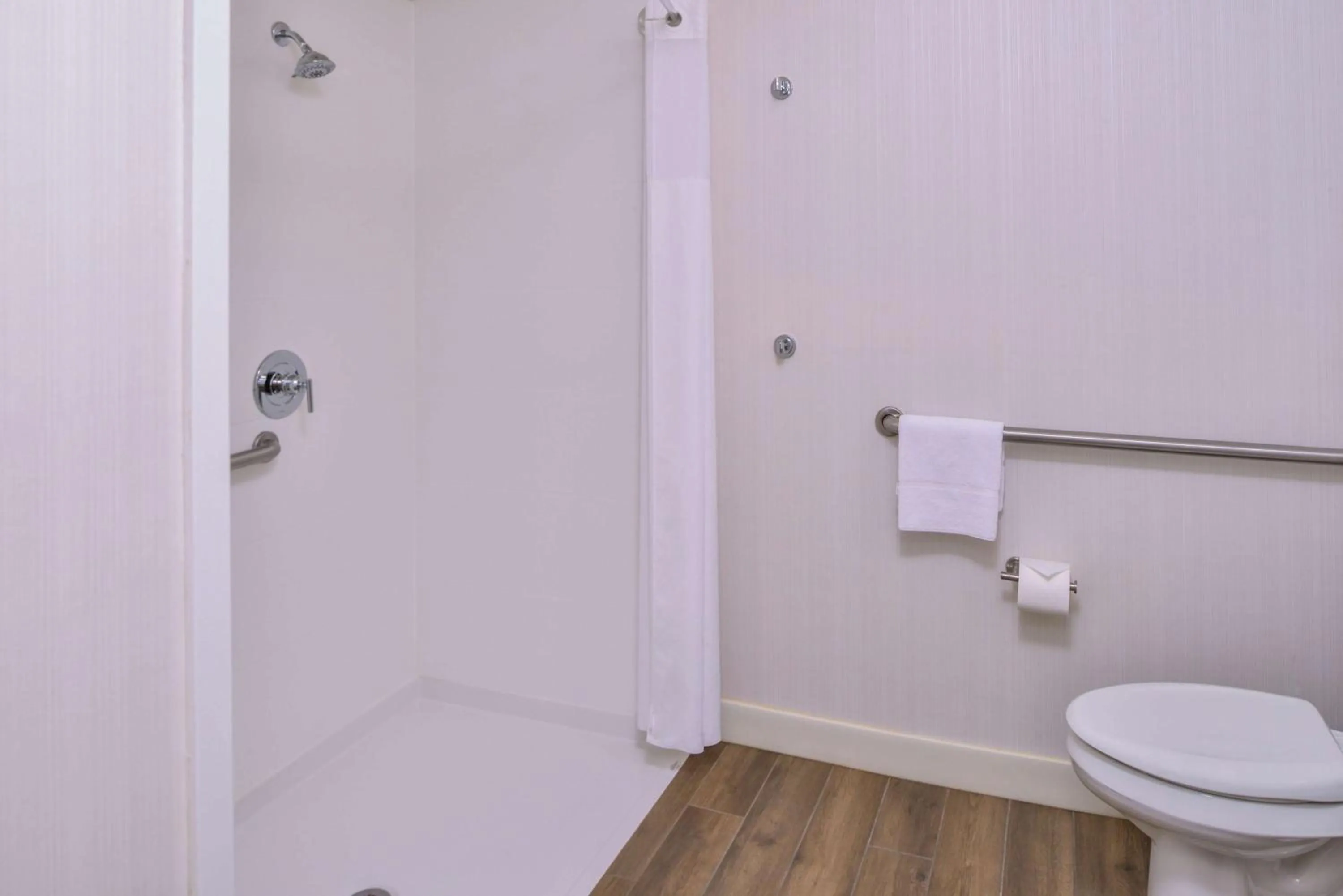 Bathroom in Hampton Inn Eugene