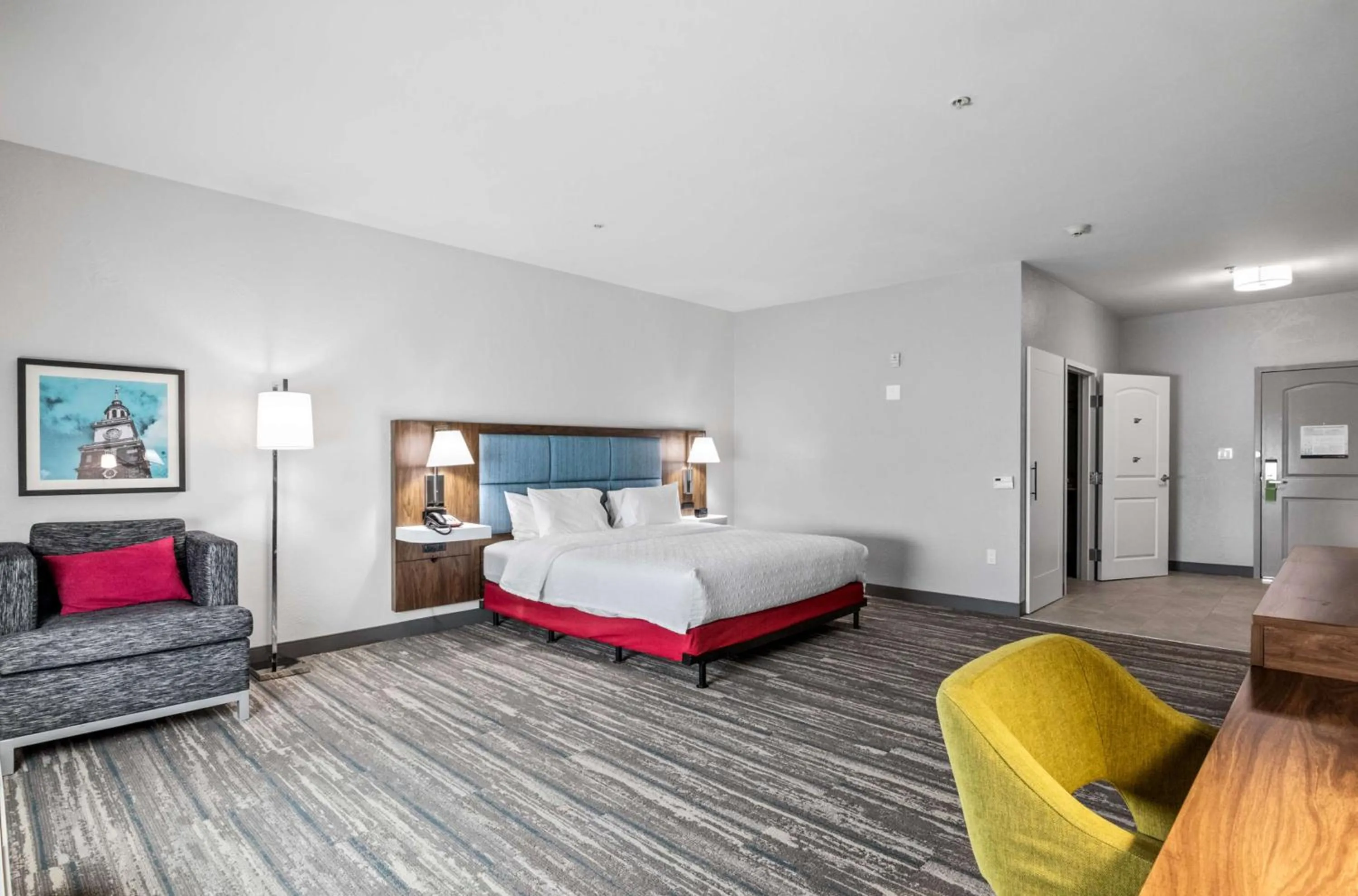 Bed in Hampton Inn & Suites Mount Pleasant