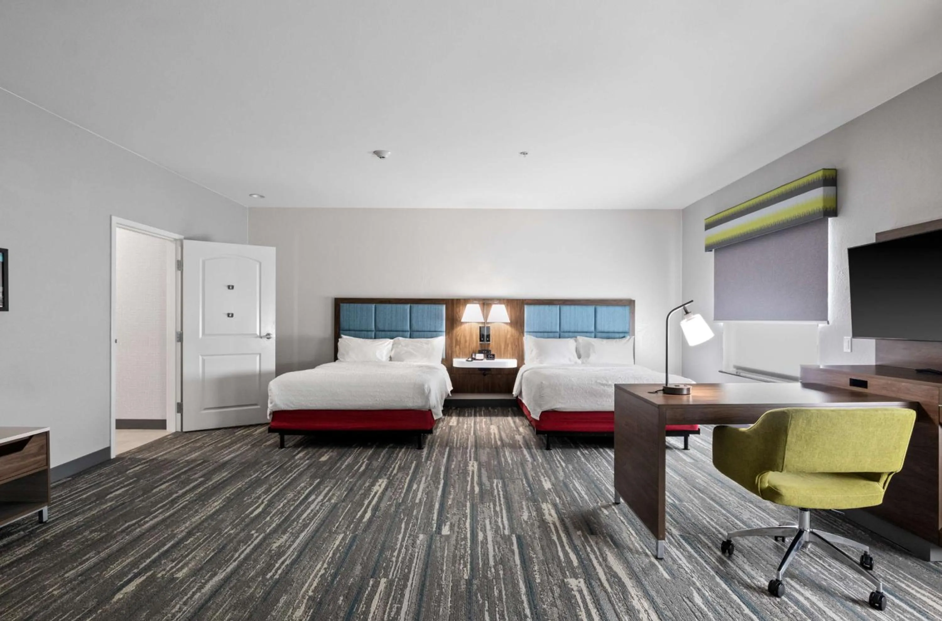 Bedroom, Bed in Hampton Inn & Suites Mount Pleasant