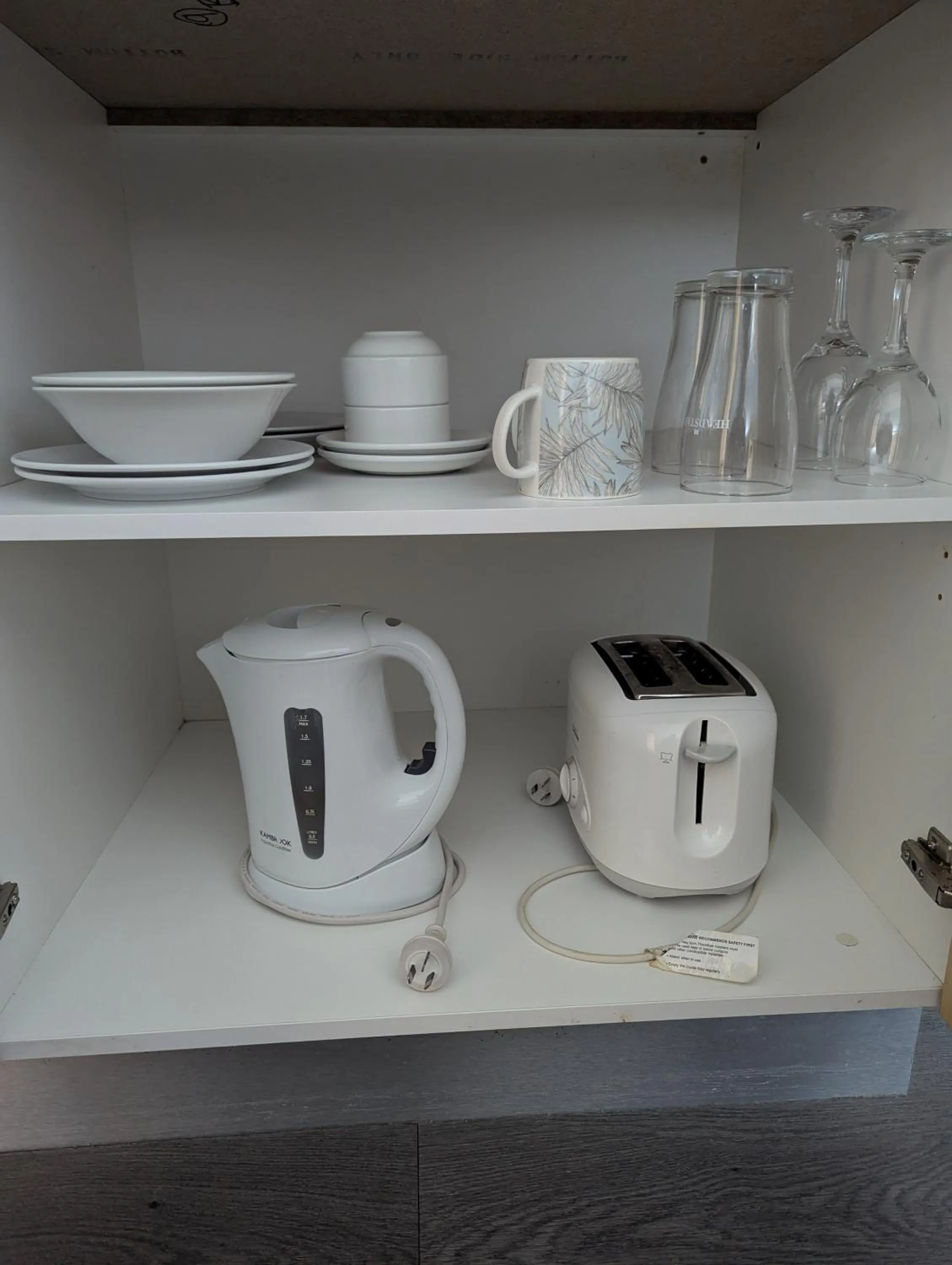 Coffee/tea facilities in Caloundra Central Apartment Hotel Official