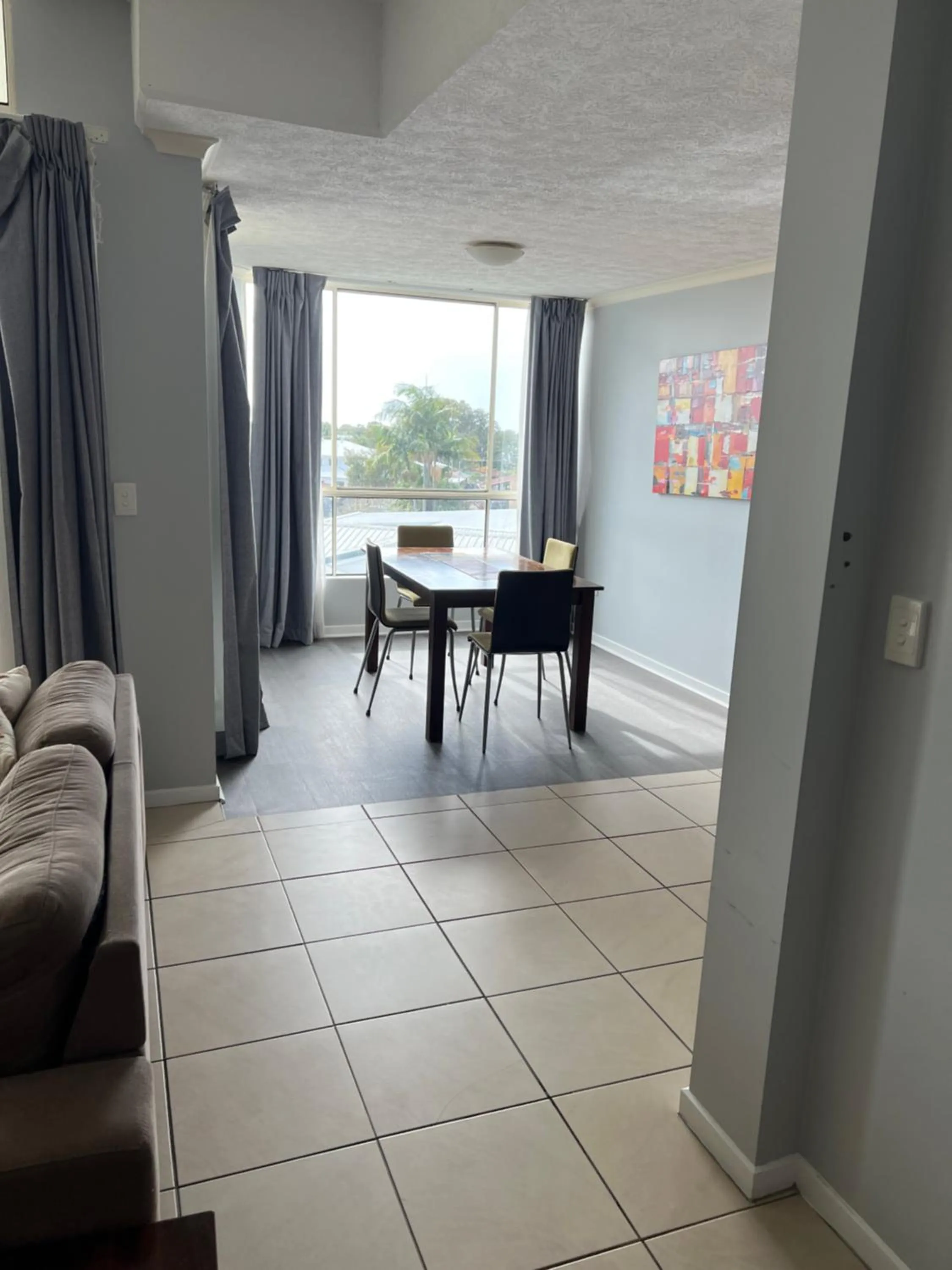 Library in Caloundra Central Apartment Hotel Official