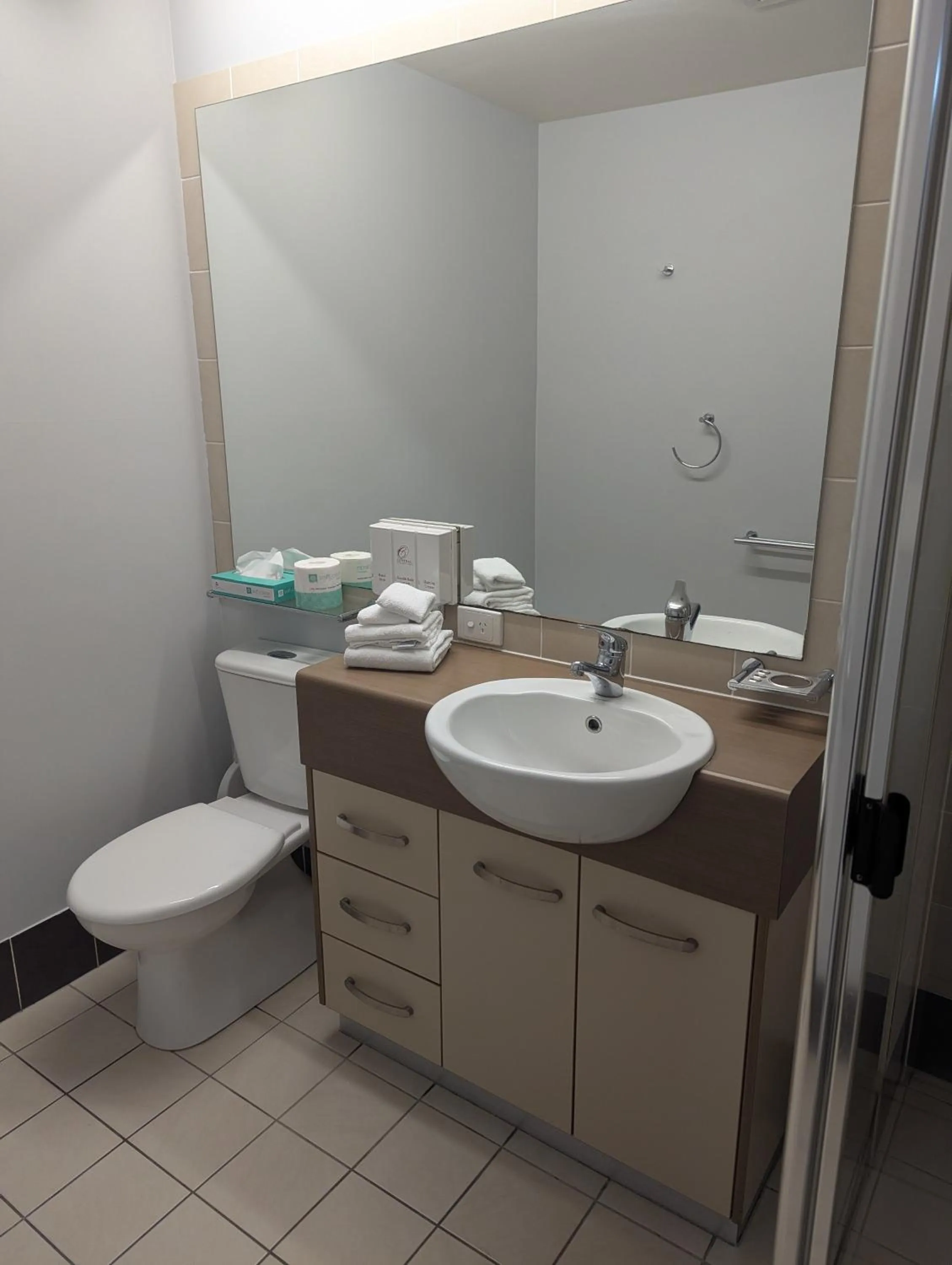 Bathroom in Caloundra Central Apartment Hotel Official