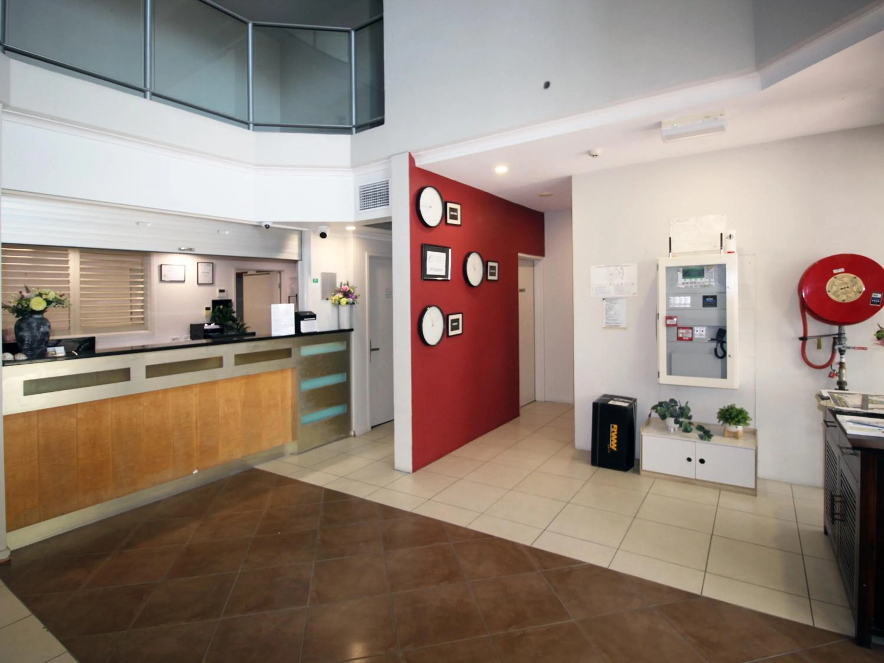 Lobby or reception in Caloundra Central Apartment Hotel Official