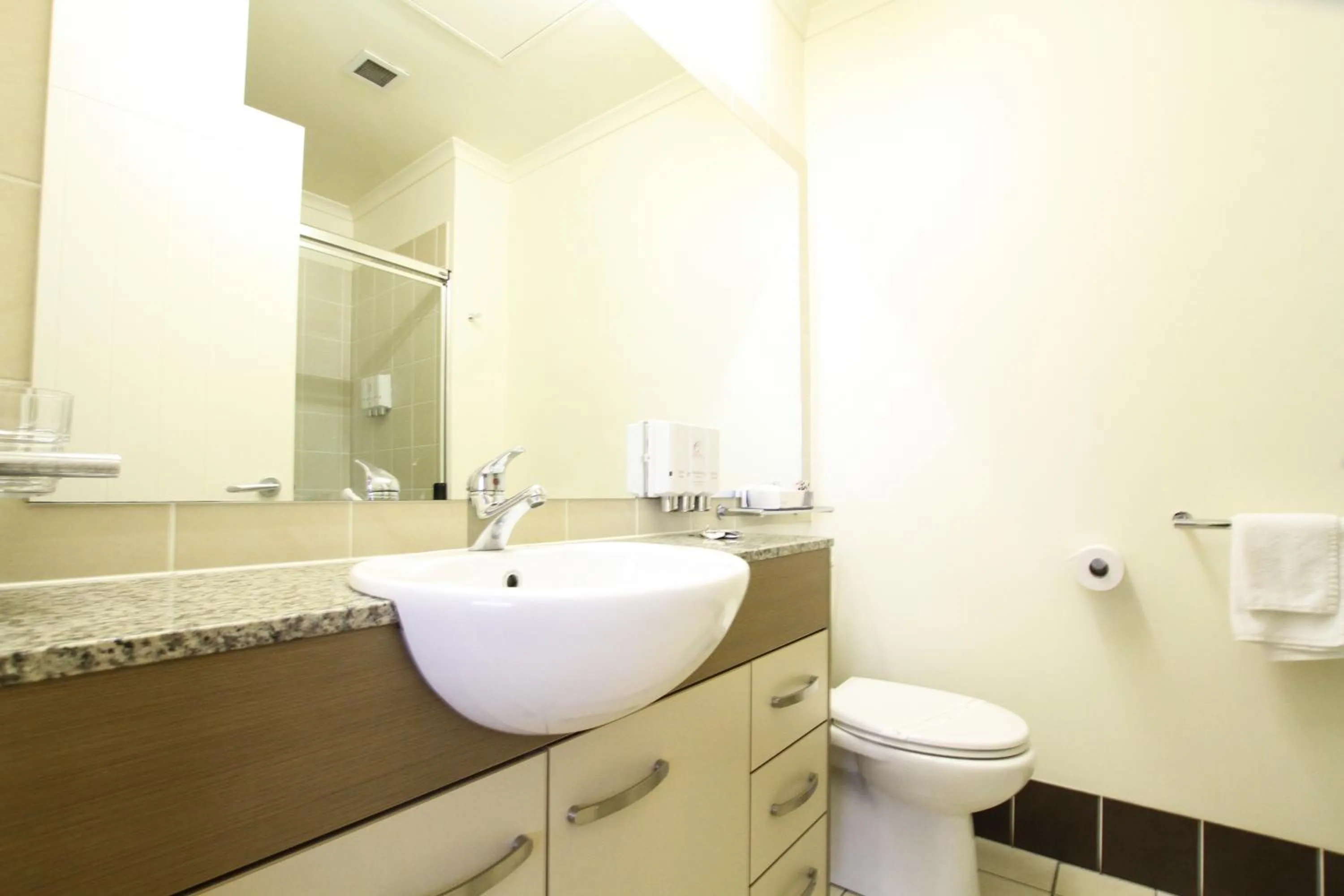 Bathroom in Caloundra Central Apartment Hotel Official