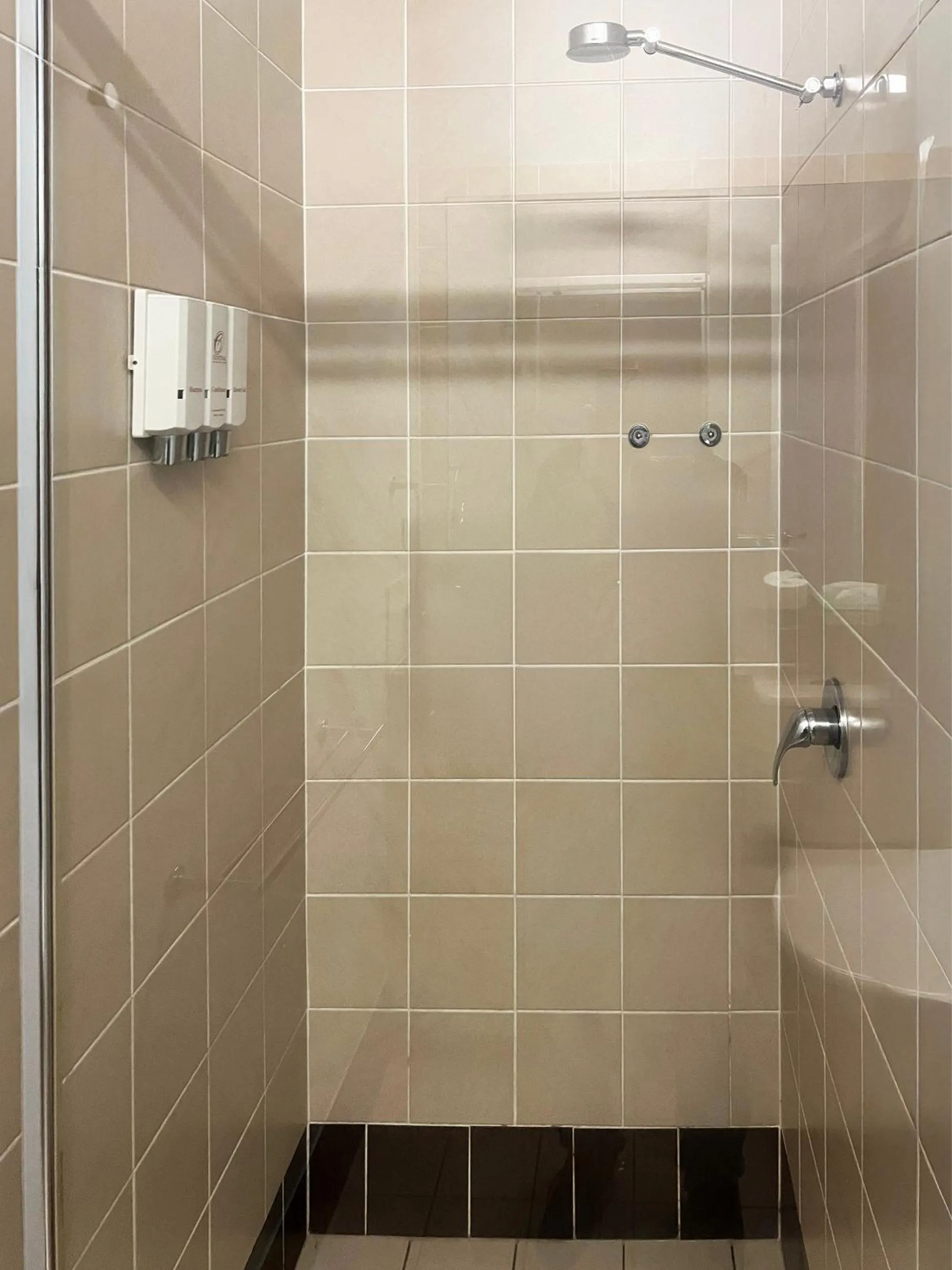 Bathroom in Caloundra Central Apartment Hotel Official