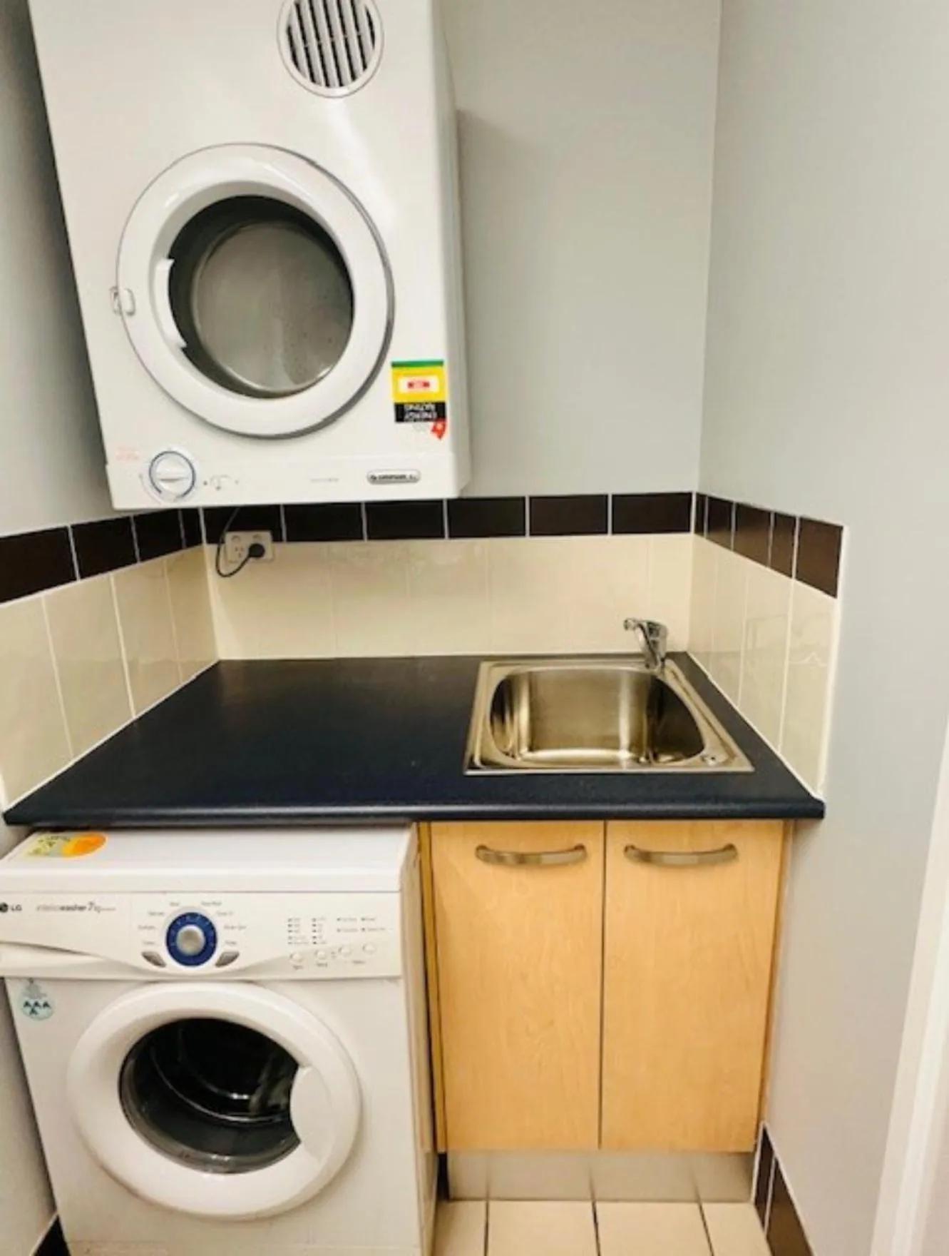 laundry in Caloundra Central Apartment Hotel Official