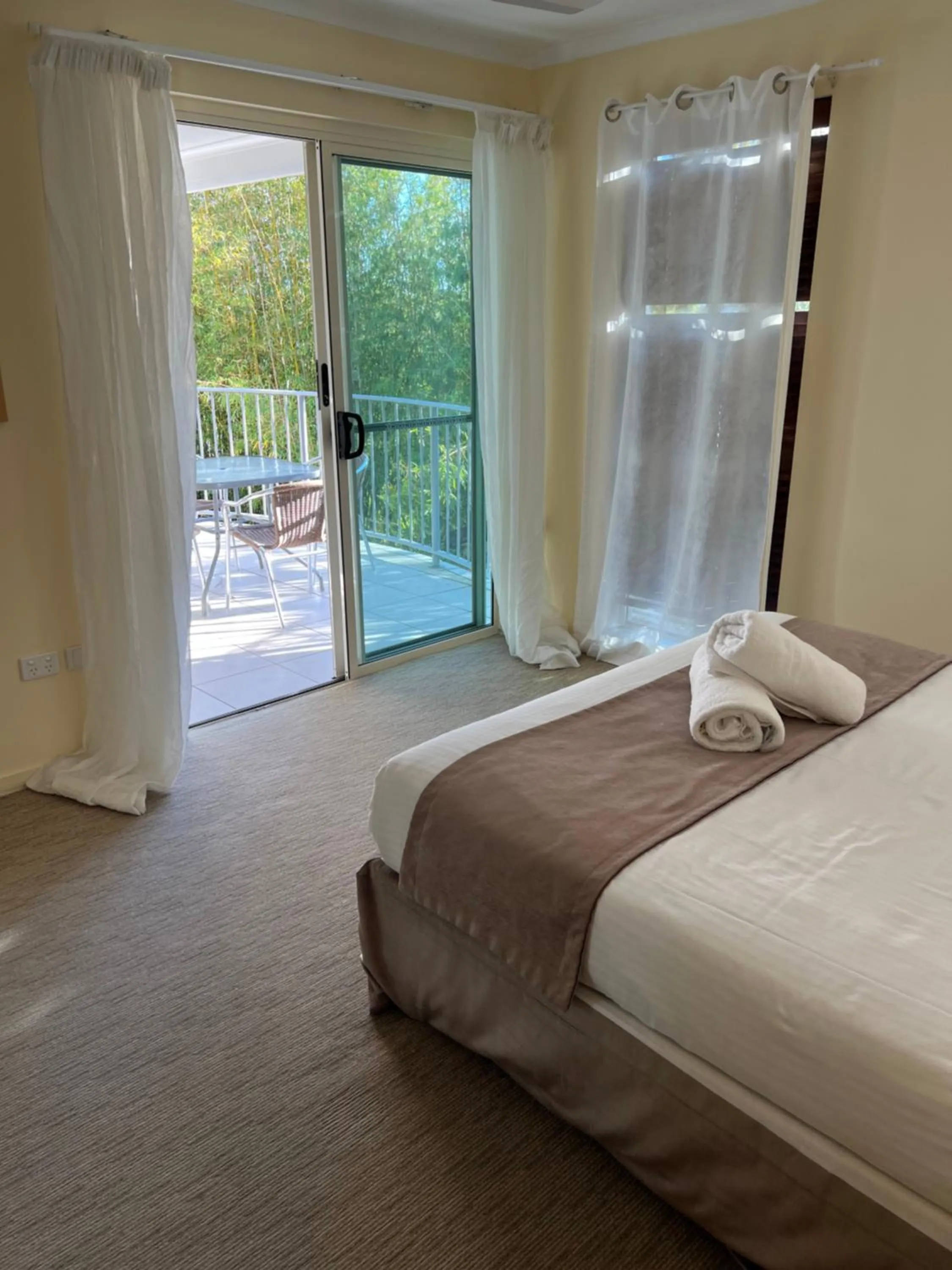 Bedroom, Bed in Caloundra Central Apartment Hotel Official