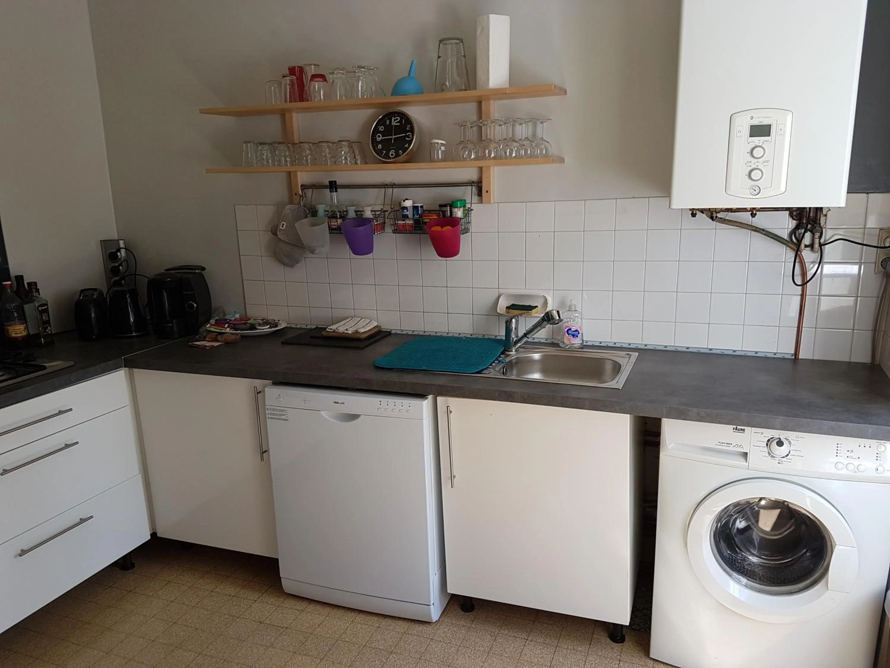 Kitchen or kitchenette in Proche chateau