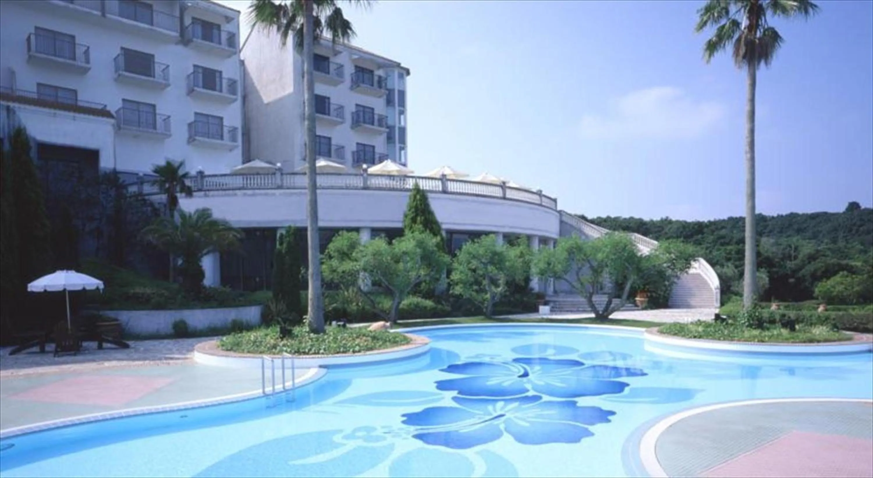 Swimming pool in Hotel Shima Spain Mura