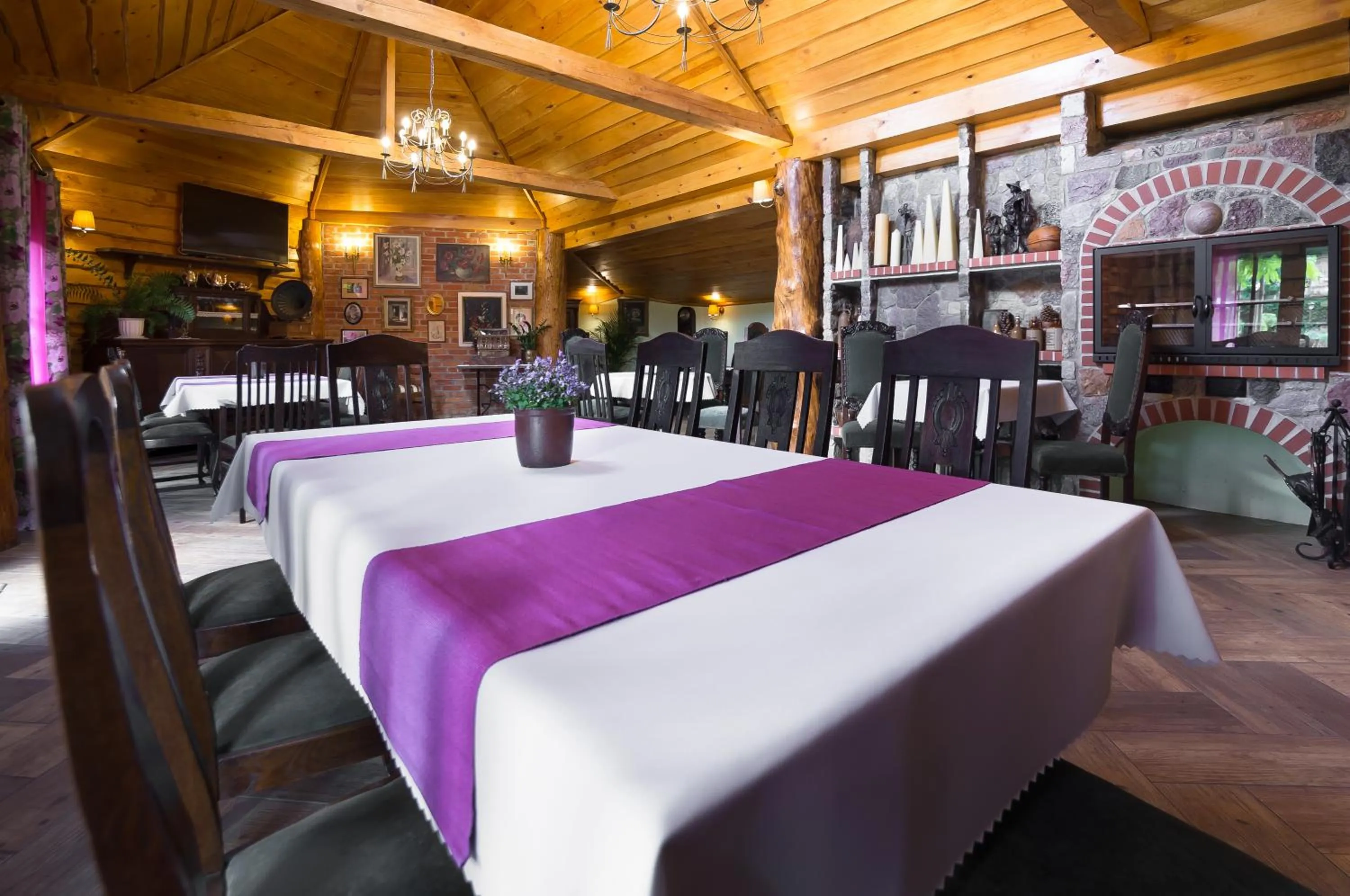 Restaurant/places to eat in RetroHouse - wypoczynek dla dorosłych, B&B