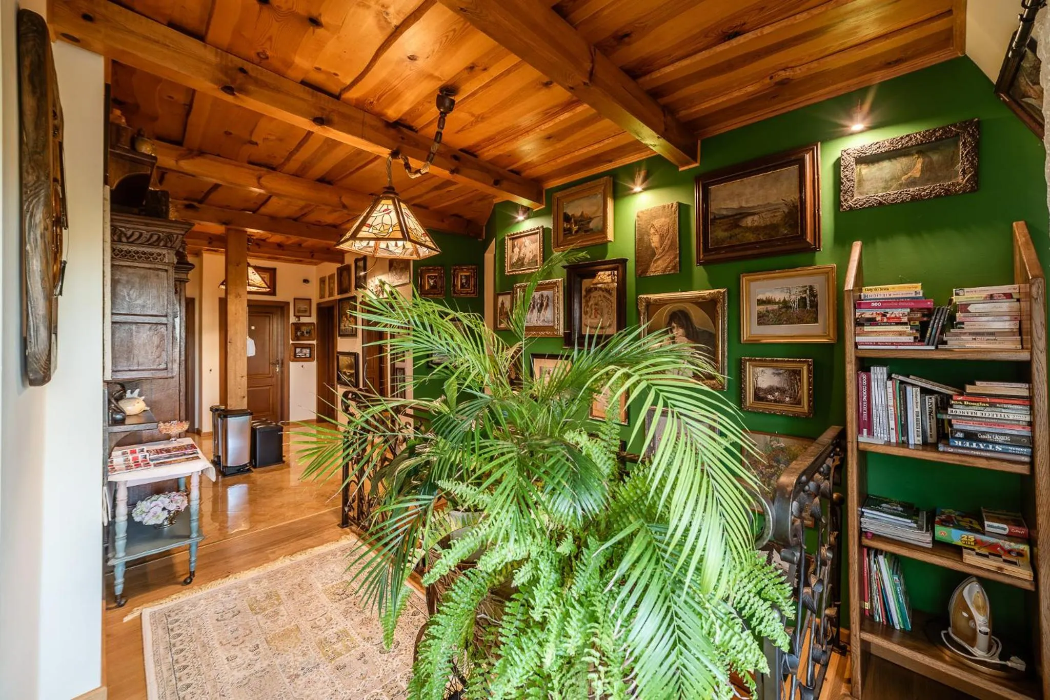 Library in RetroHouse - wypoczynek dla dorosłych, B&B