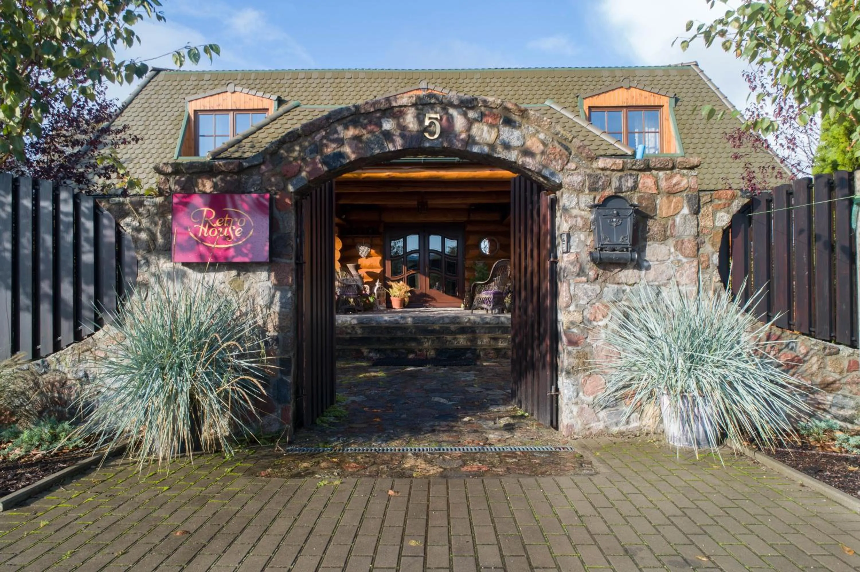 Property building in RetroHouse - wypoczynek dla dorosłych, B&B