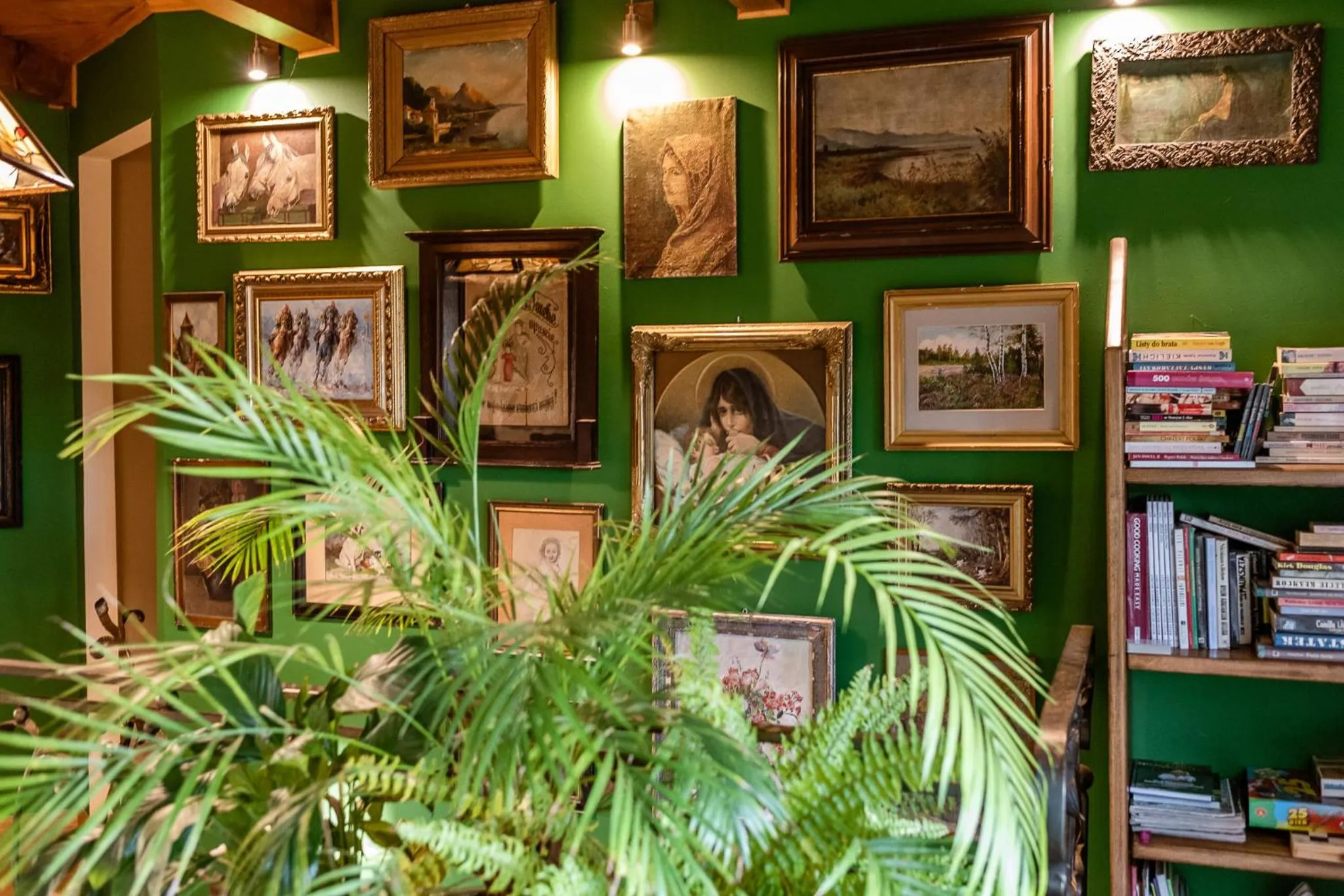 Library in RetroHouse - wypoczynek dla dorosłych, B&B