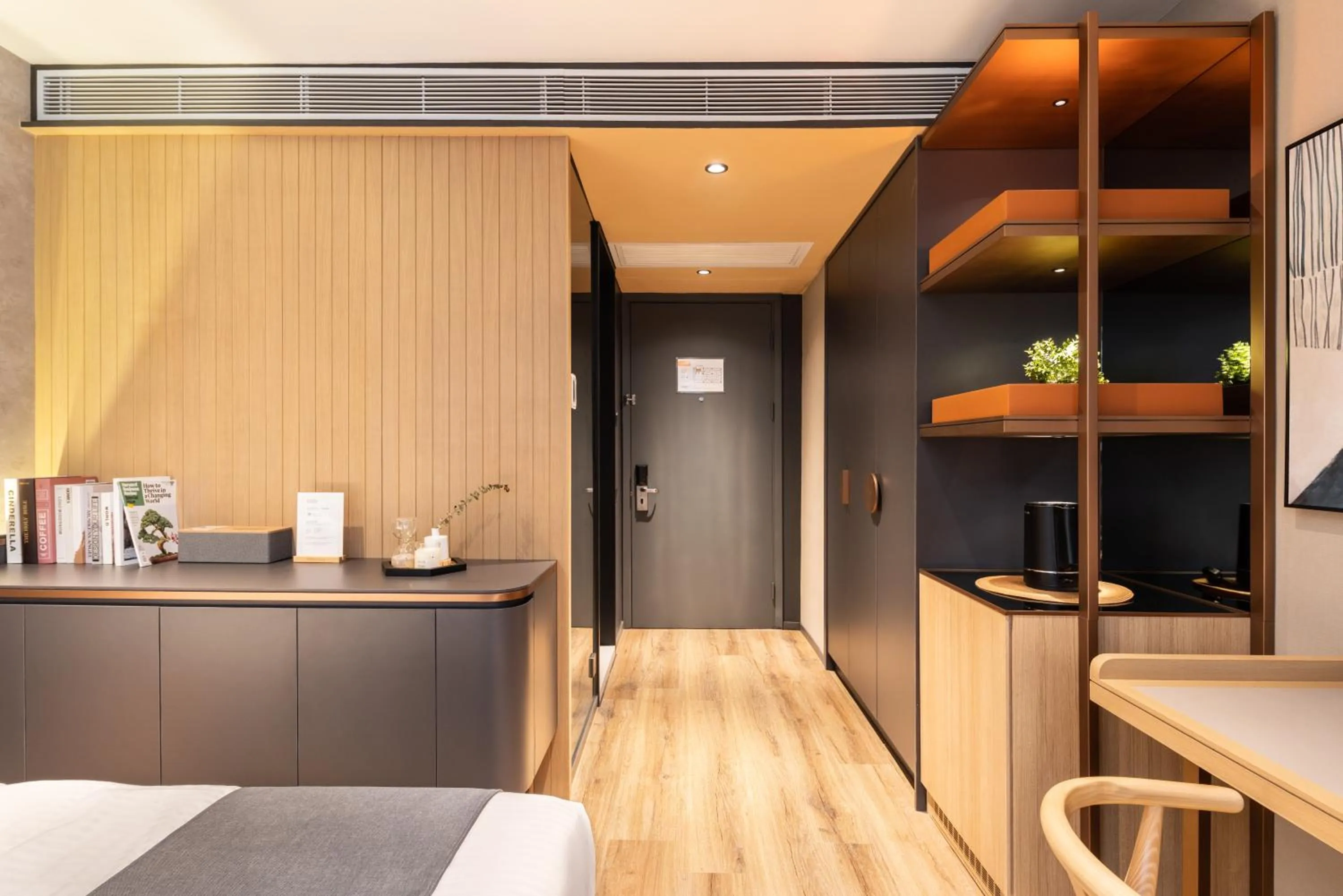 Bedroom, Bed in Dash Living on Prat