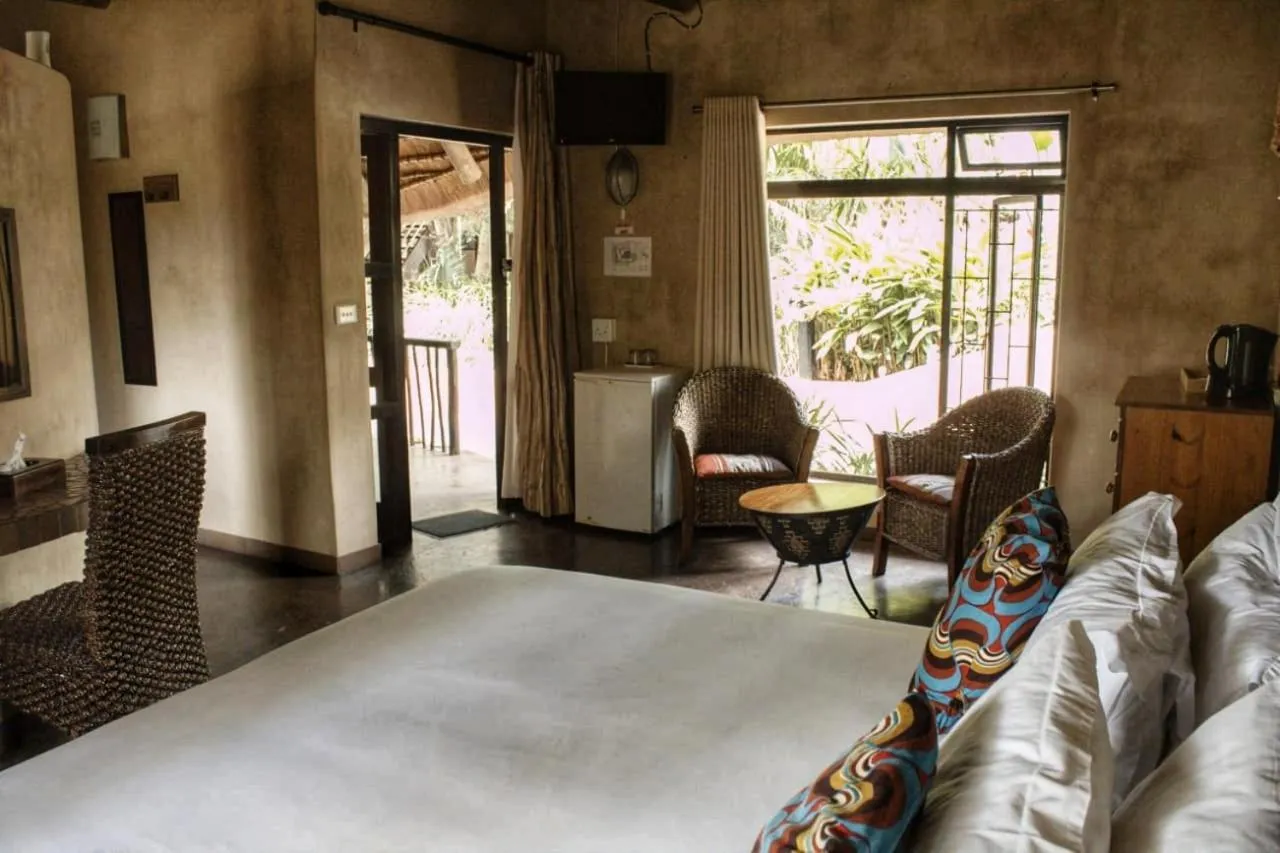 Photo of the whole room, Bed in AmaZulu Lodge