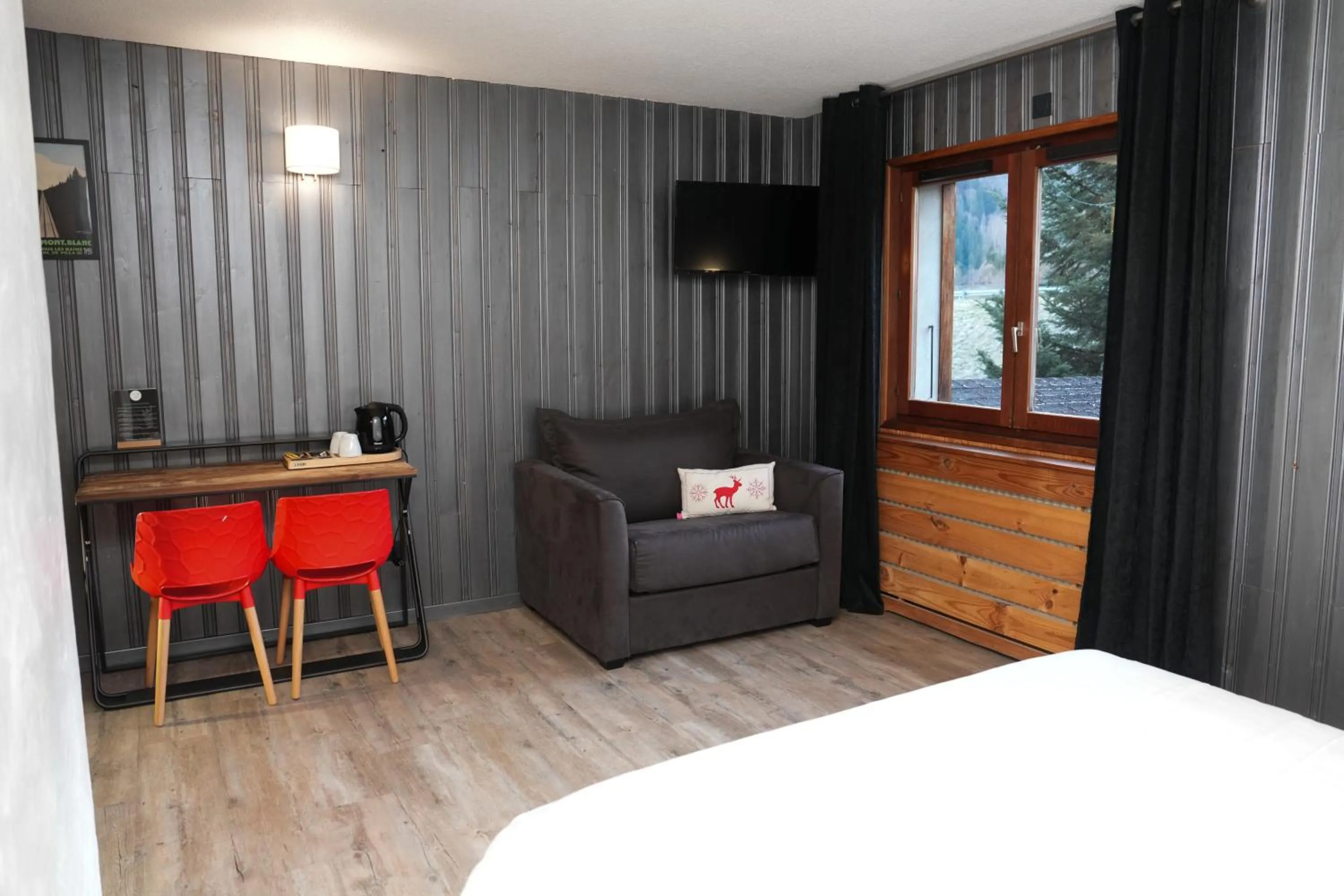 View (from property/room), Bed in Fontaine du Mont Blanc Hotel & Spa