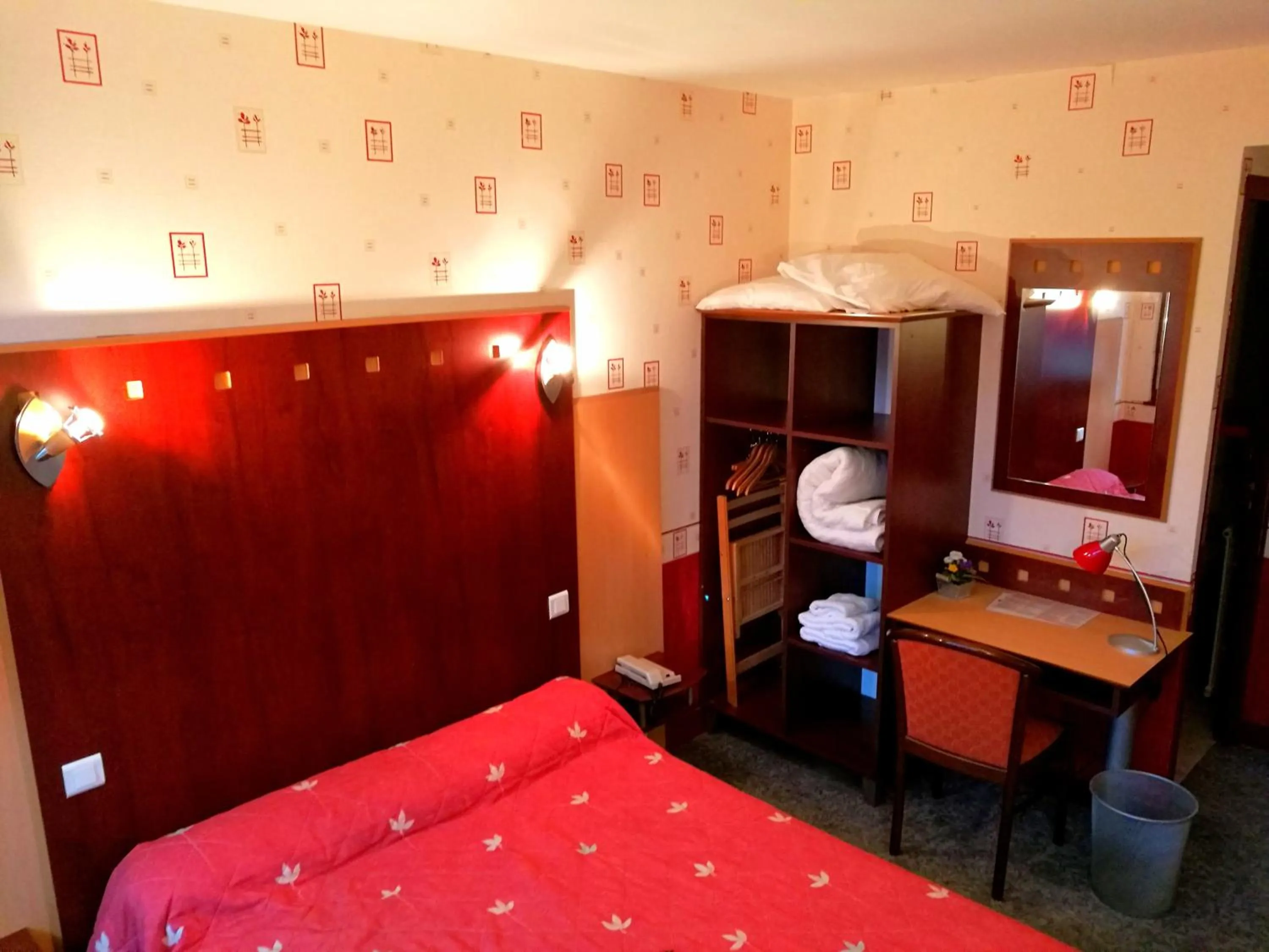 Photo of the whole room, Bed in Le relais du Haut Limousin