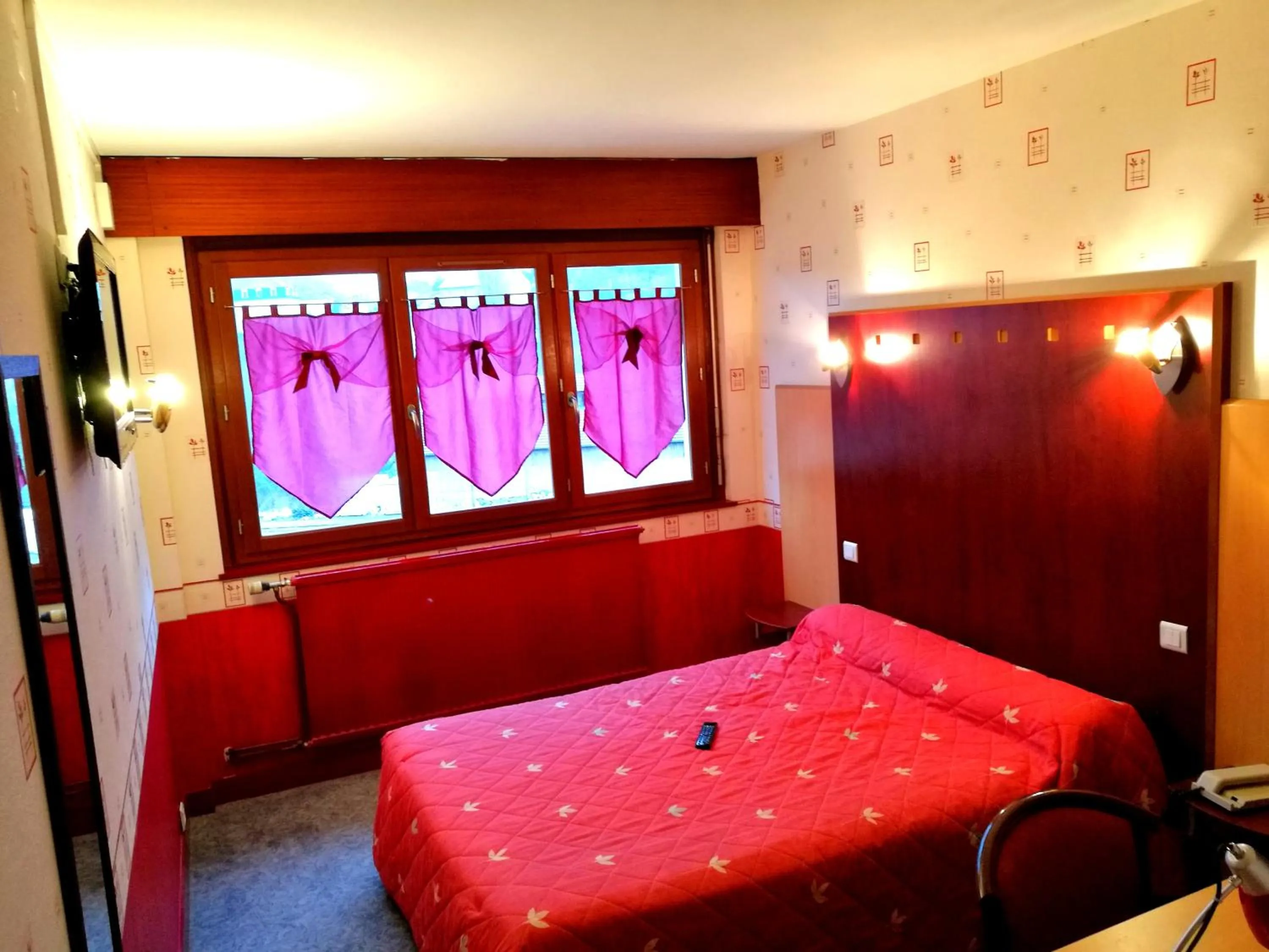 Photo of the whole room, Bed in Le relais du Haut Limousin