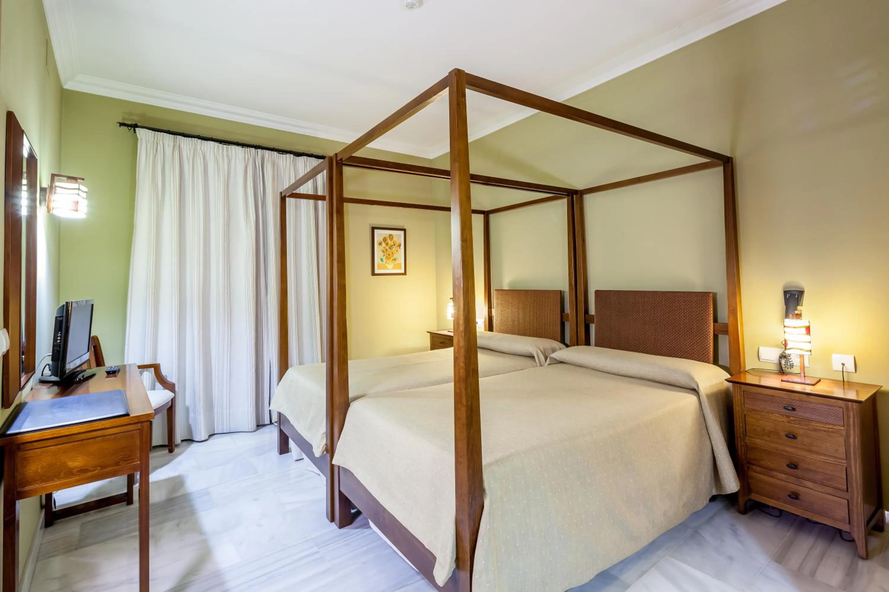 Photo of the whole room, Bed in Hotel Las Casas del Duque