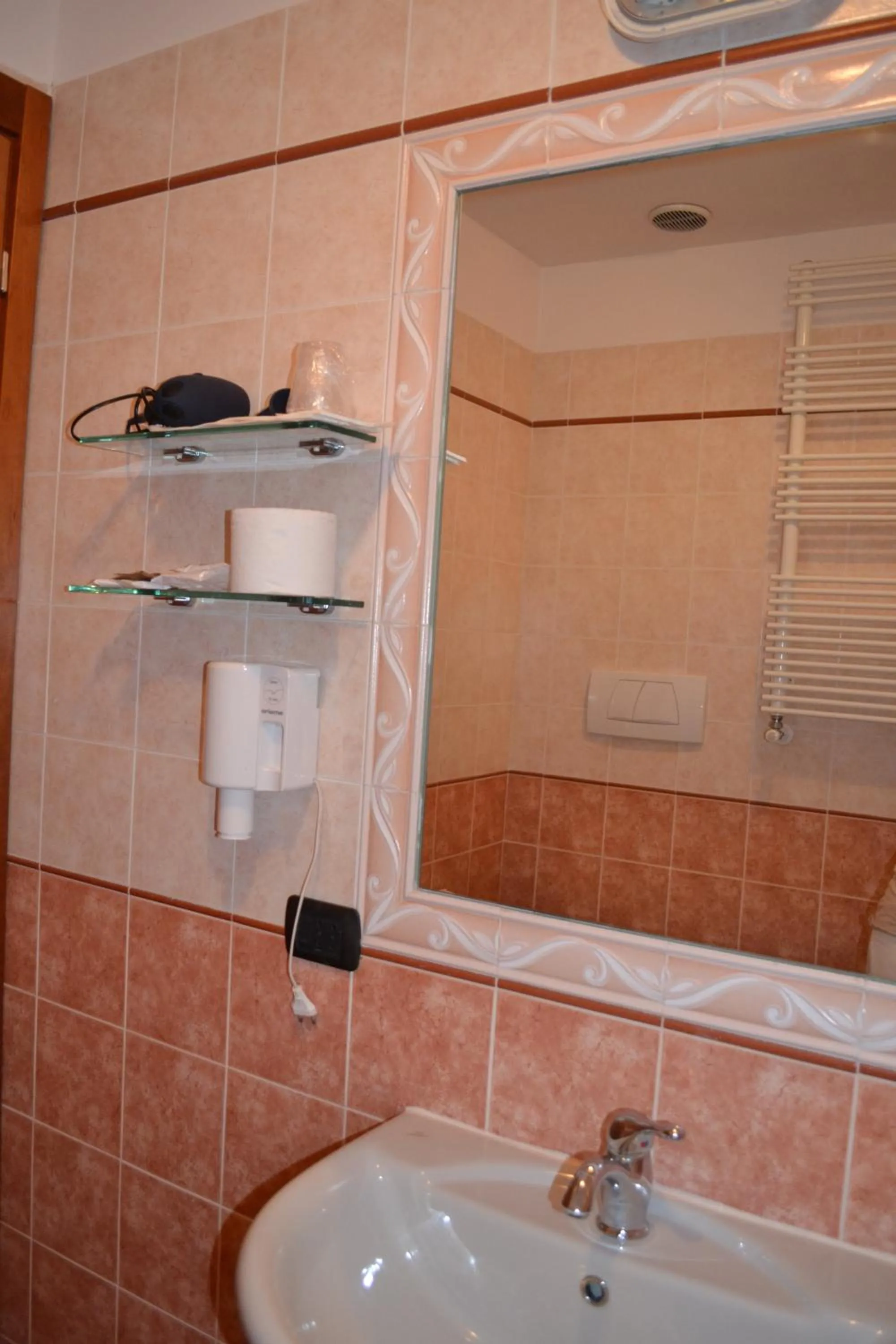 Bathroom in Hotel Maita