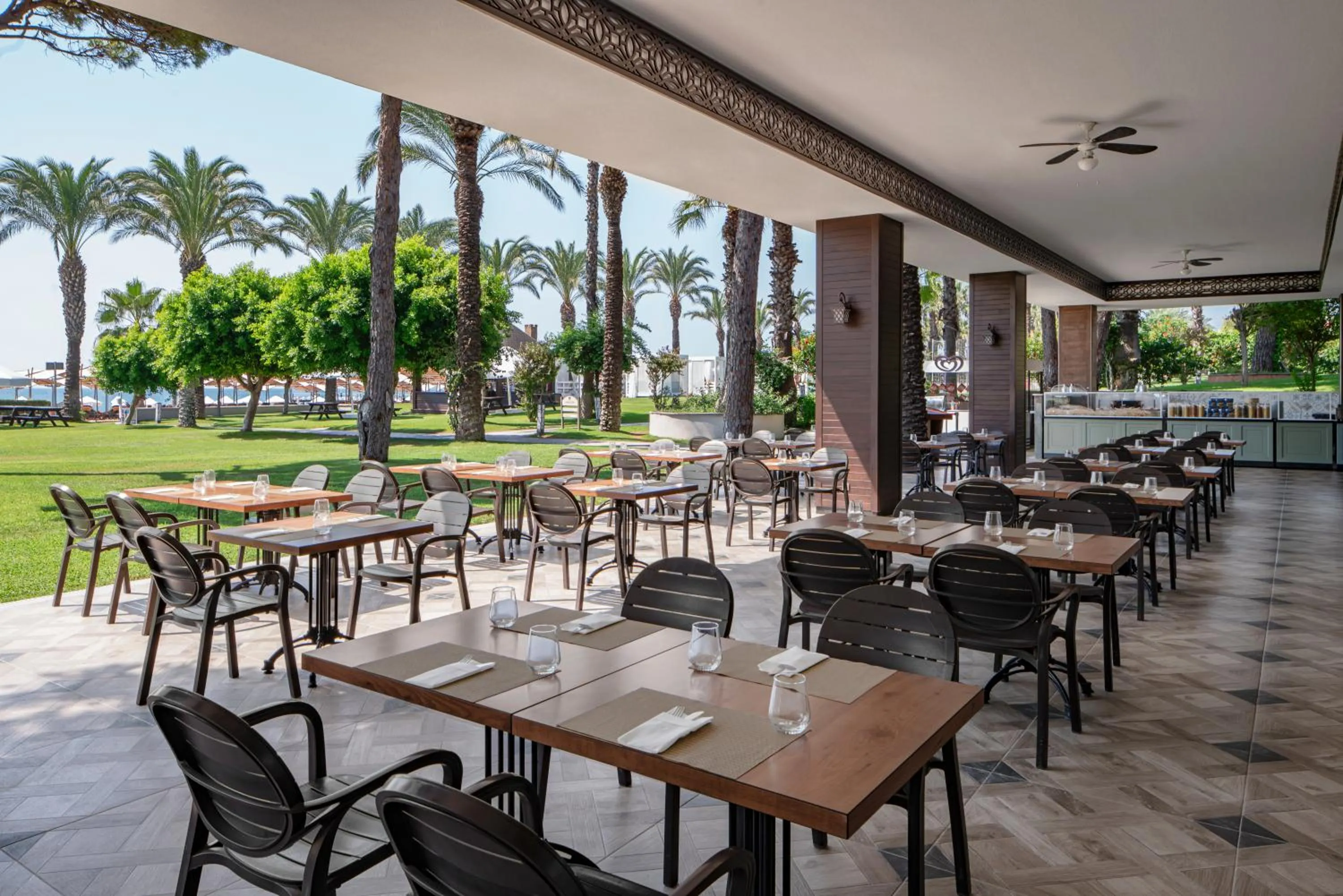 Restaurant/places to eat in Papillon Ayscha Resort & Spa