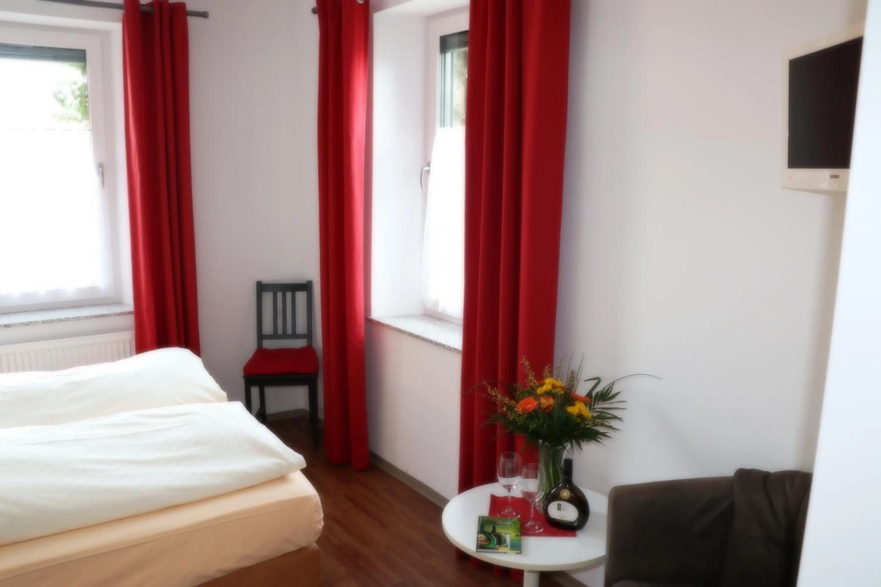 Photo of the whole room, Bed in Gasthof Post